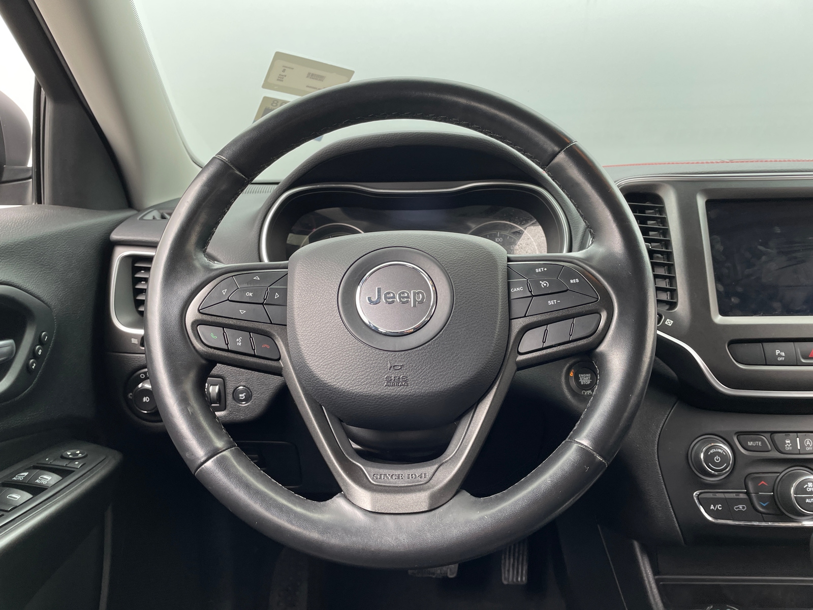 Thumbnail: 2020 Jeep Cherokee - 4