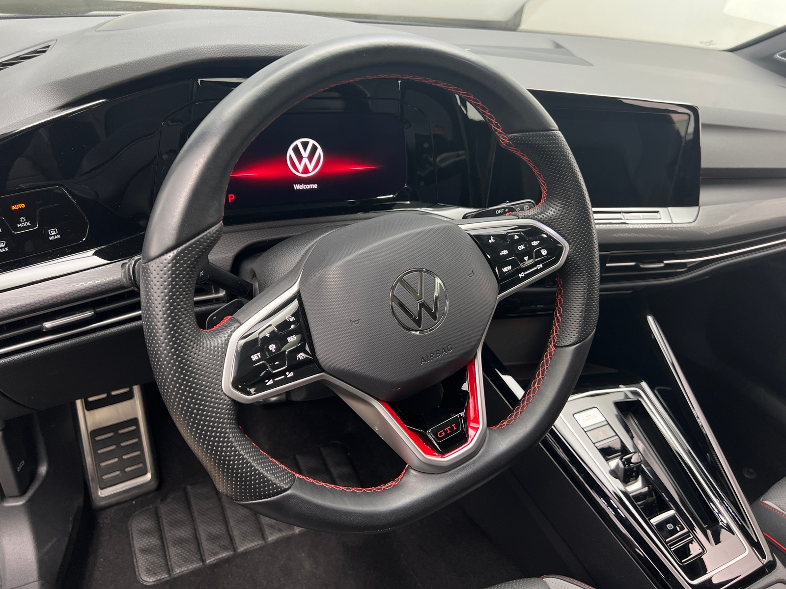 Thumbnail: 2023 Volkswagen Golf - 4