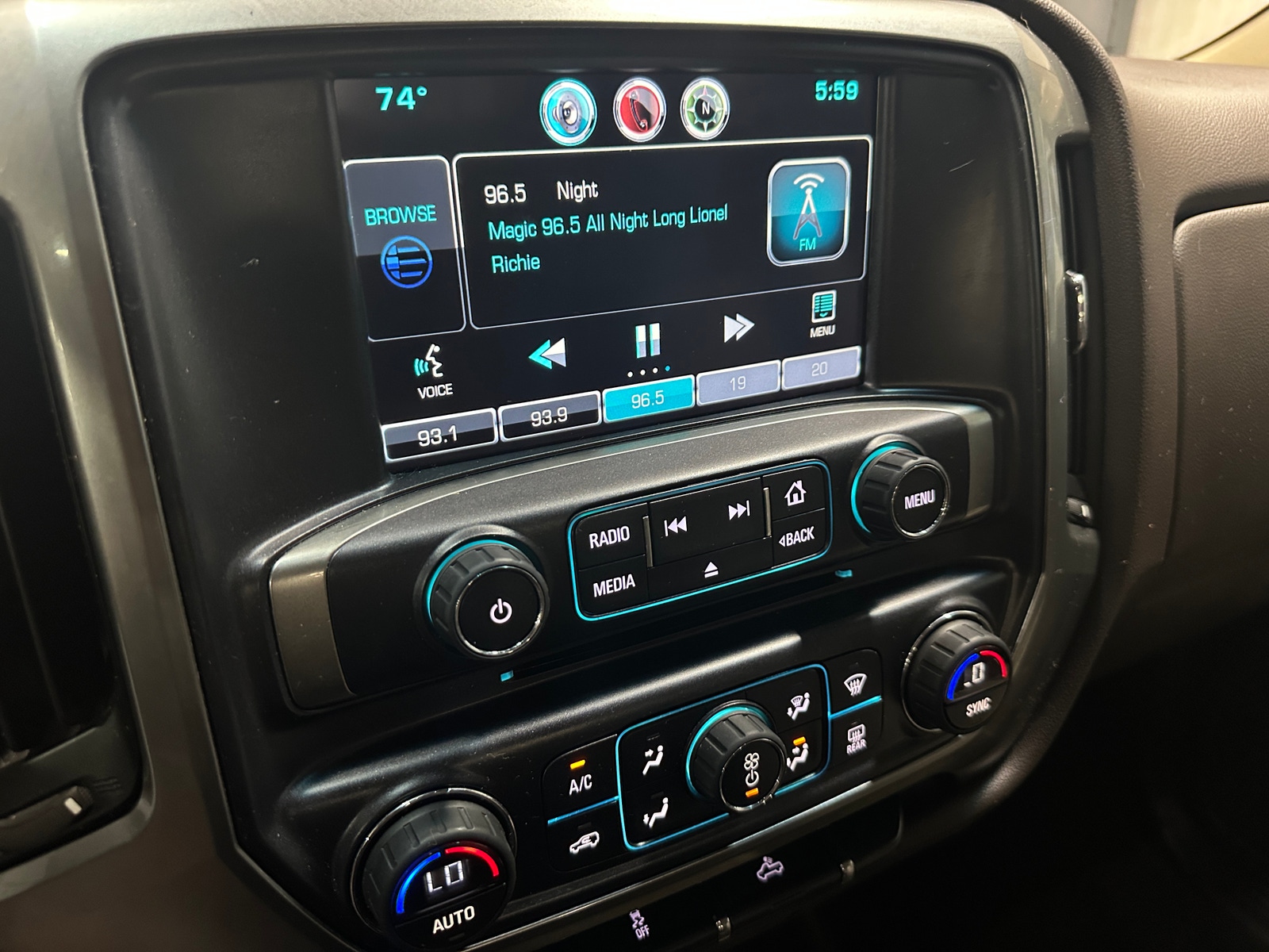 Thumbnail: 2015 Chevrolet Silverado 1500 - 4