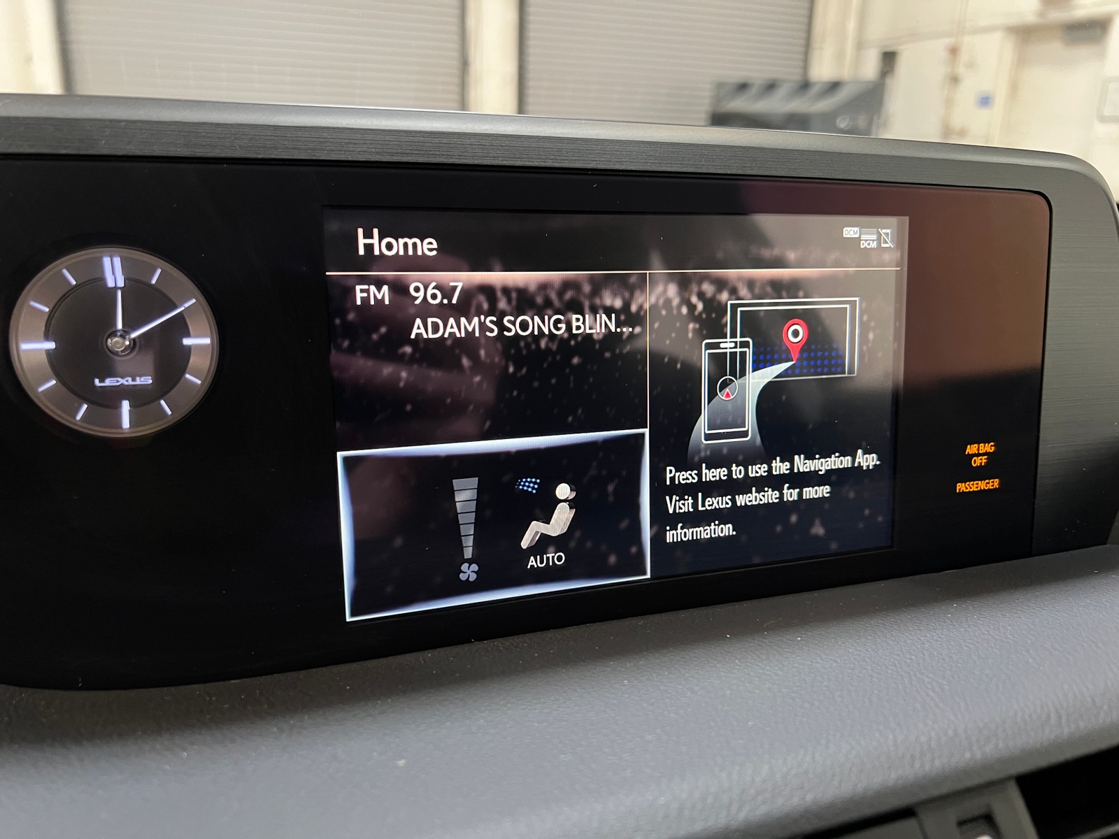 Thumbnail: 2021 Lexus ES - 3