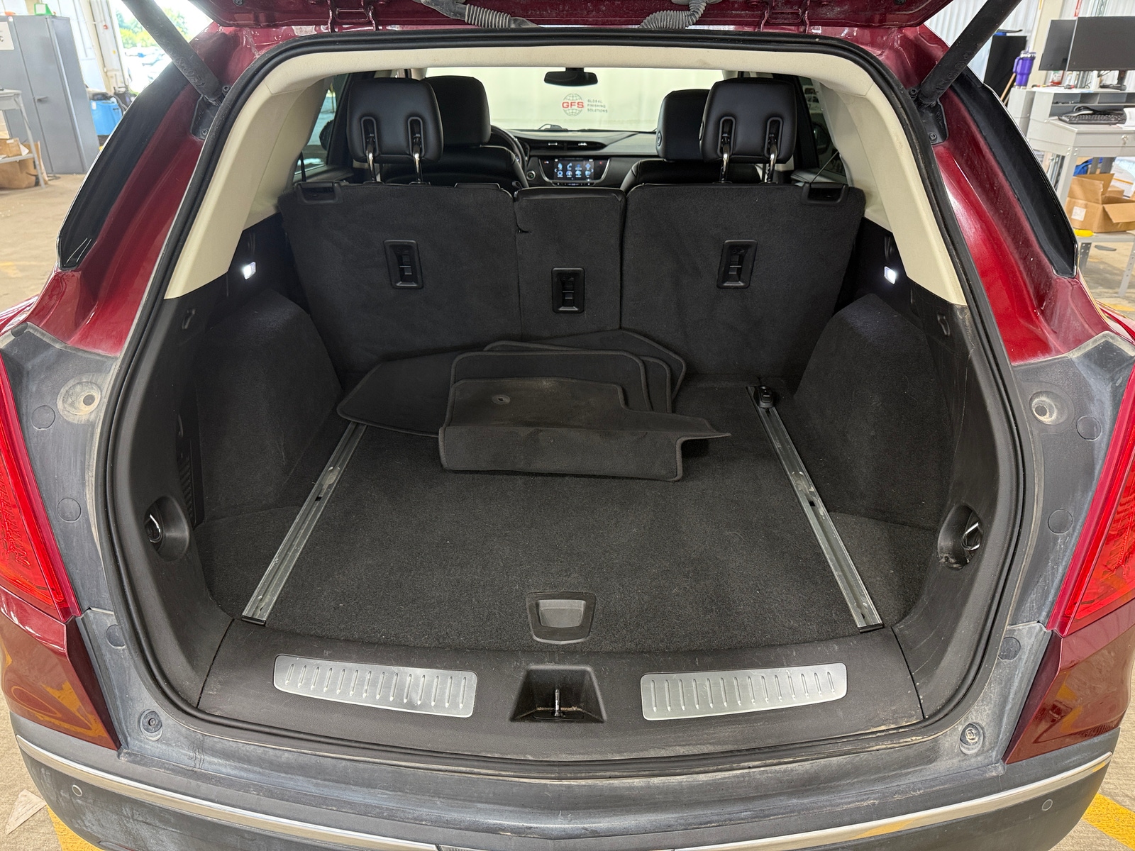 Thumbnail: 2017 Cadillac XT5 - 6