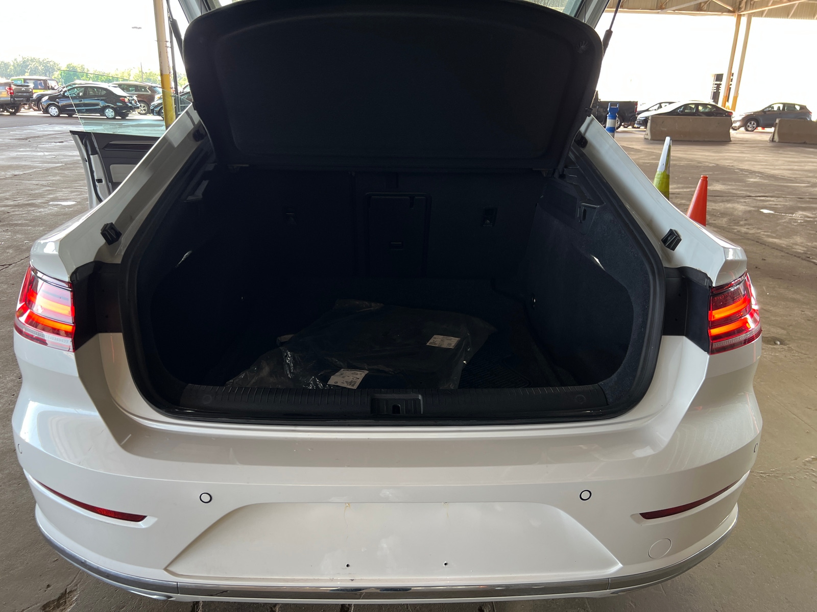Thumbnail: 2022 Volkswagen Arteon - 6