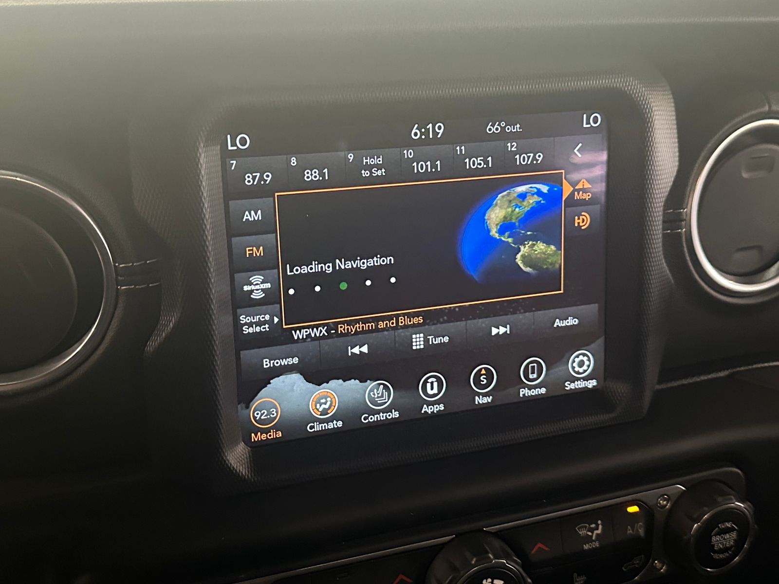 Thumbnail: 2021 Jeep Gladiator - 3