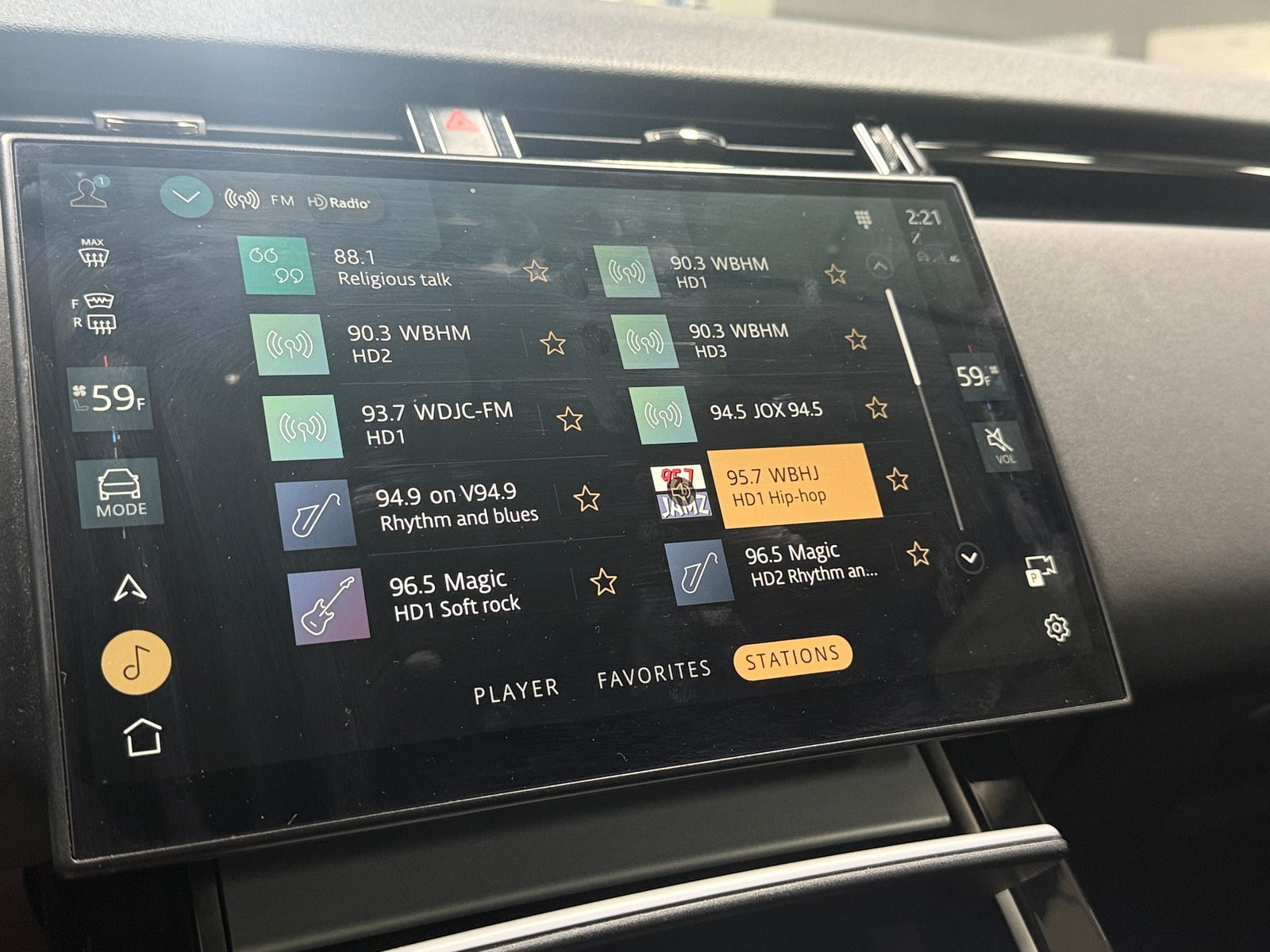 Thumbnail: 2024 Land Rover Range Rover Velar - 3