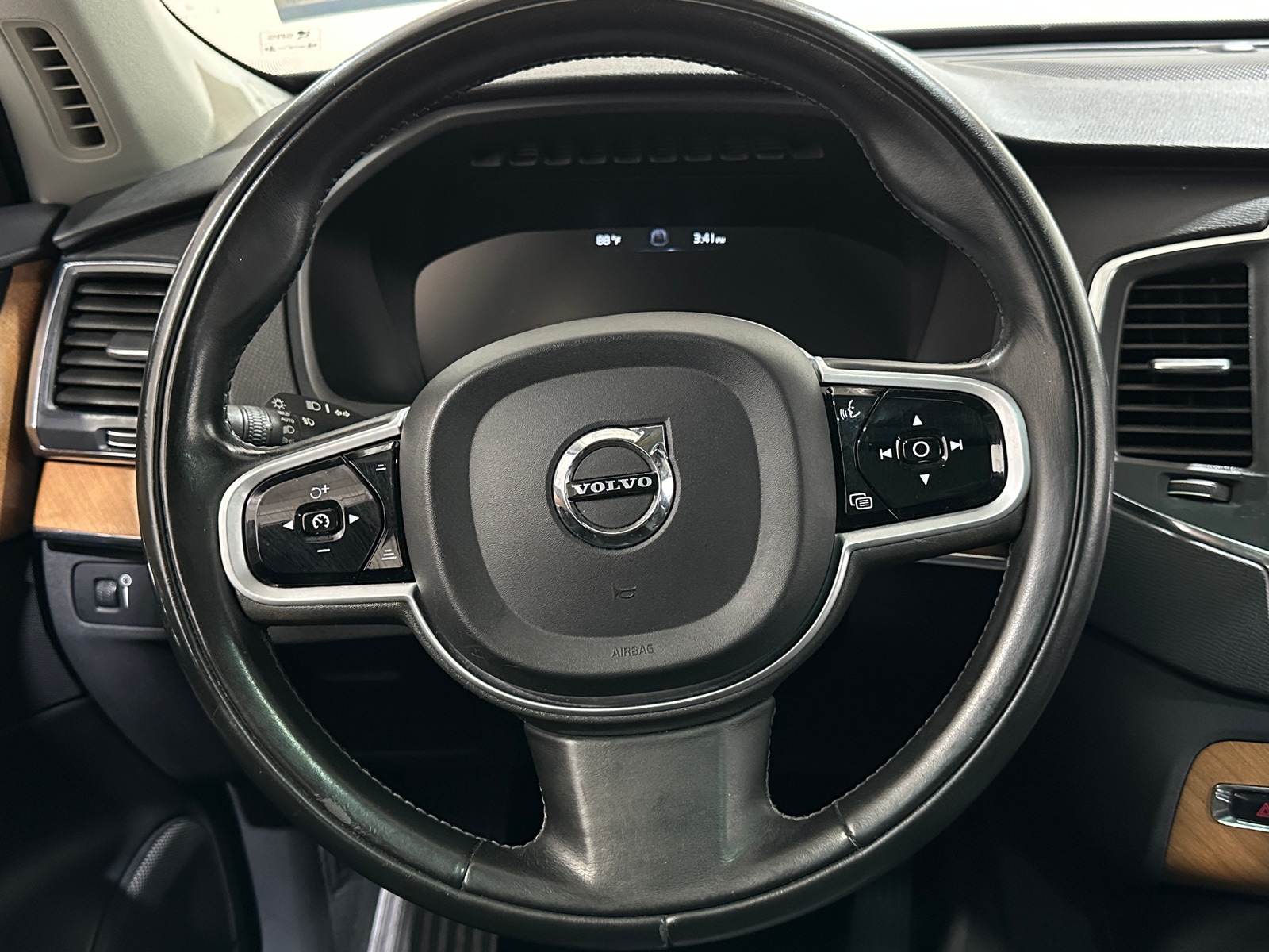 Thumbnail: 2021 Volvo XC90 - 4