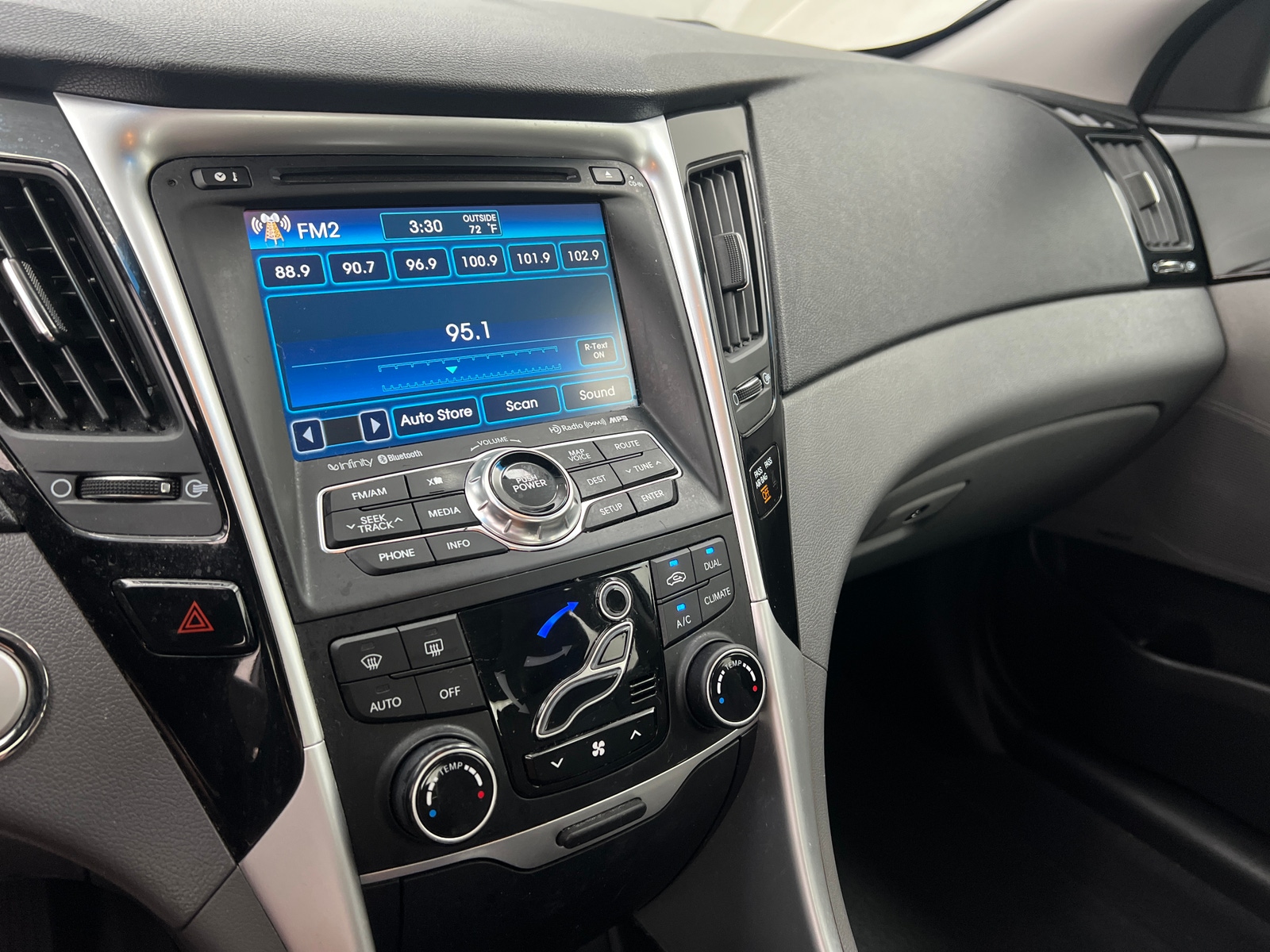 Thumbnail: 2013 Hyundai Sonata - 3