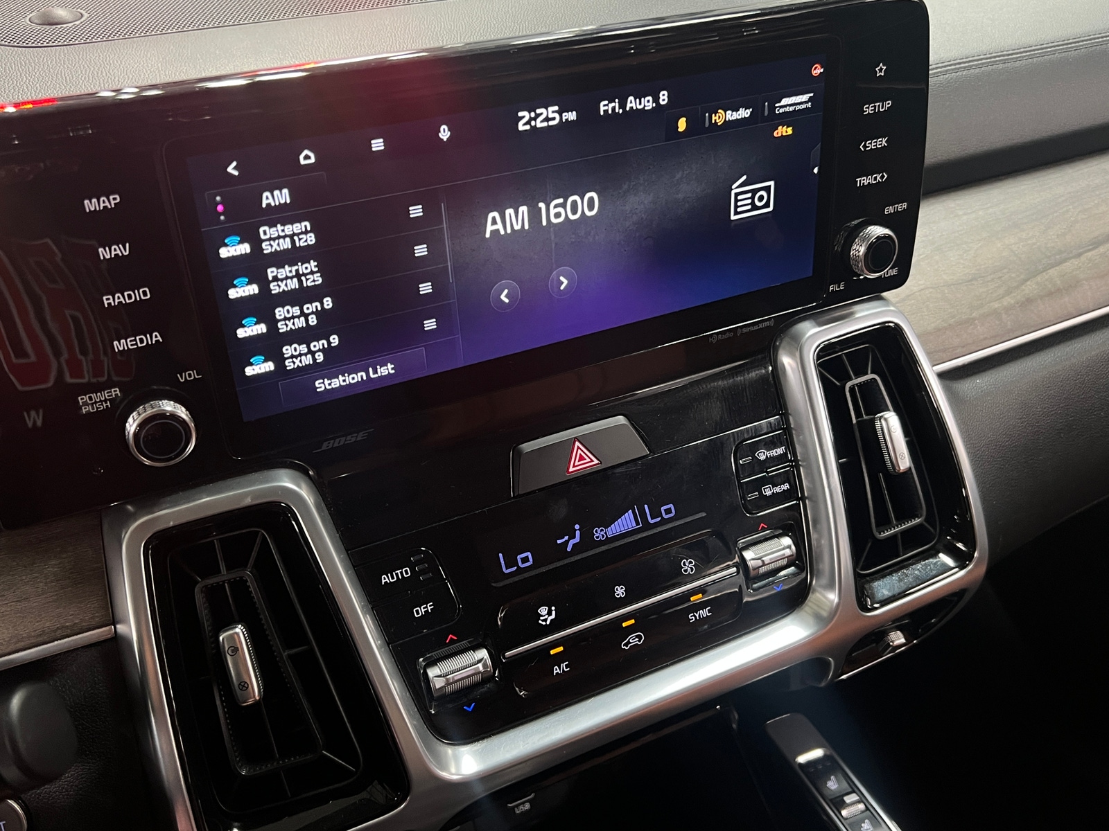 Thumbnail: 2023 Kia Sorento - 3