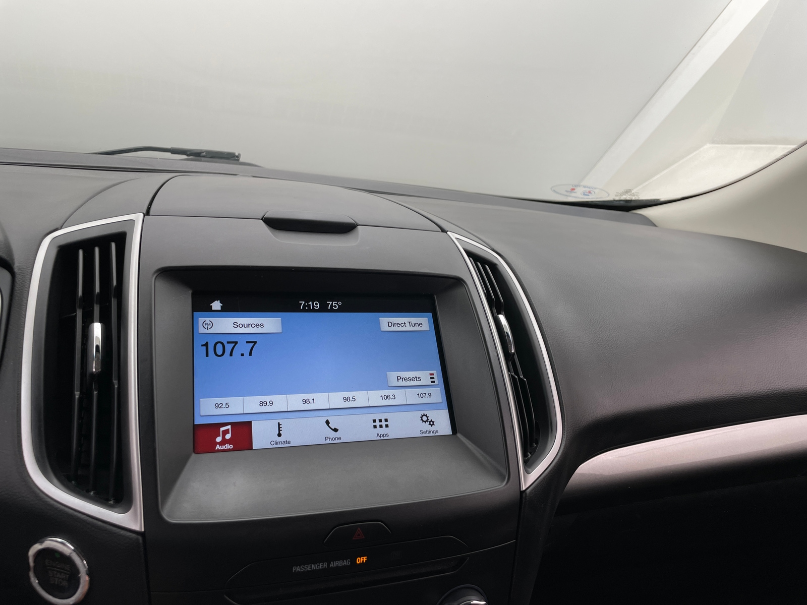 Thumbnail: 2017 Ford Edge - 3
