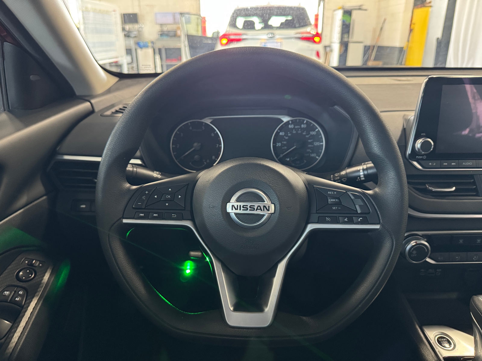Thumbnail: 2022 Nissan Altima - 5