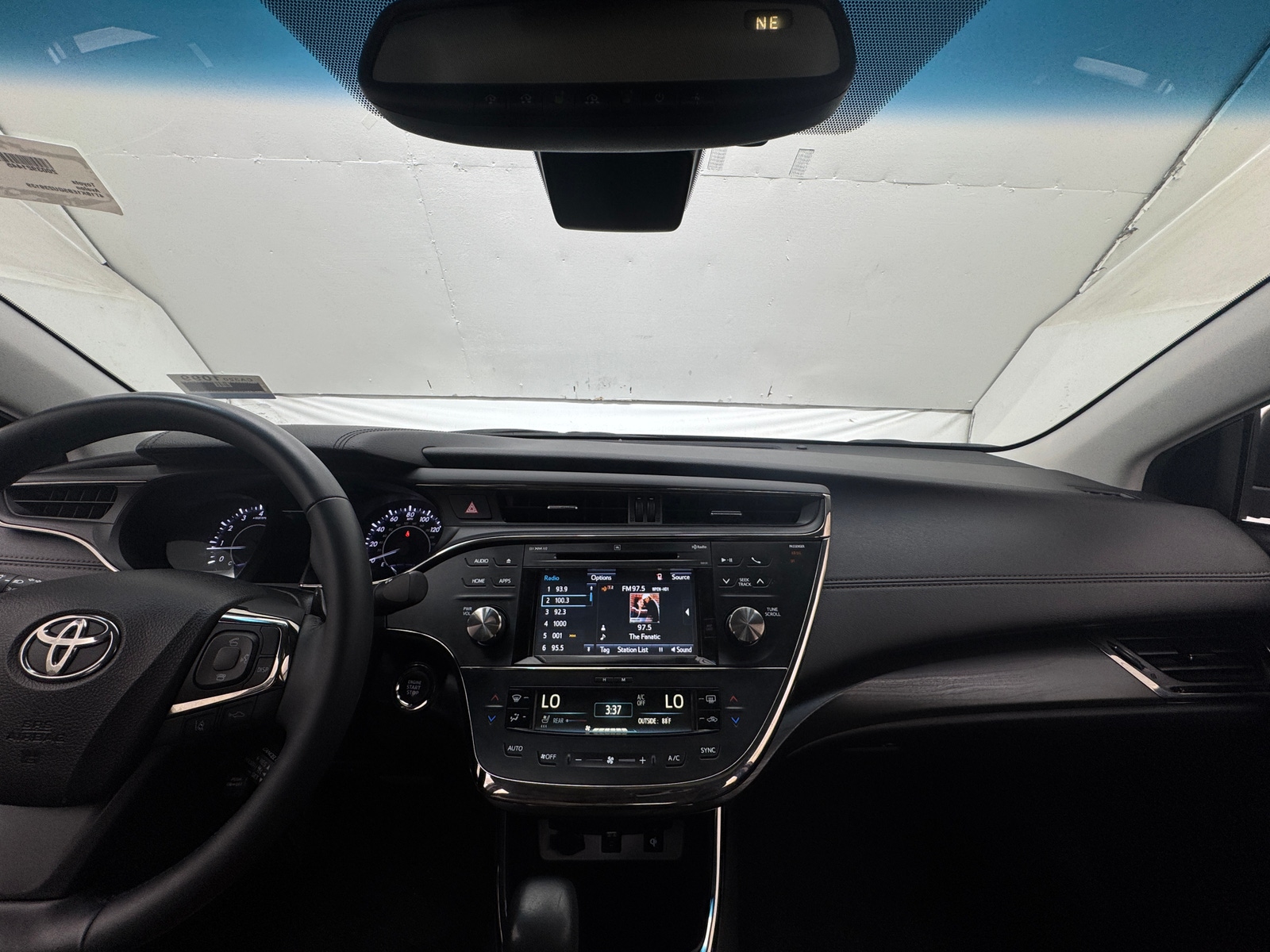 Thumbnail: 2016 Toyota Avalon - 2