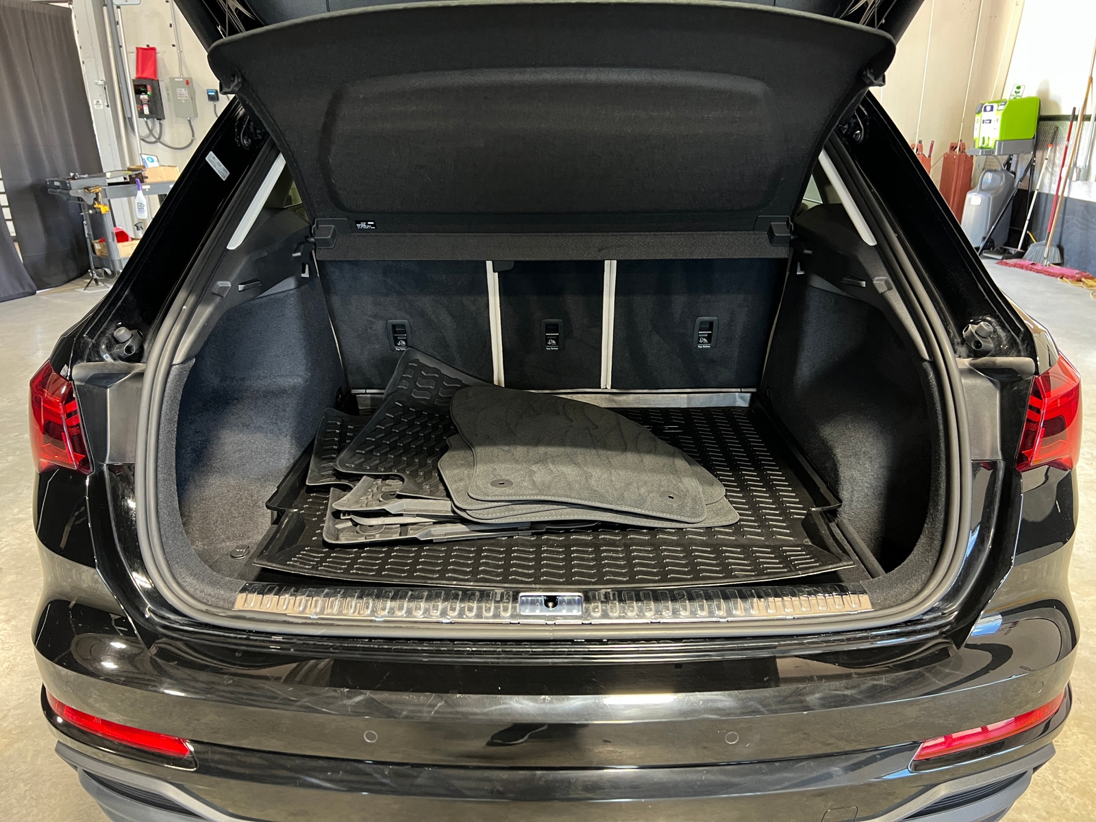 Thumbnail: 2022 Audi Q3 - 6