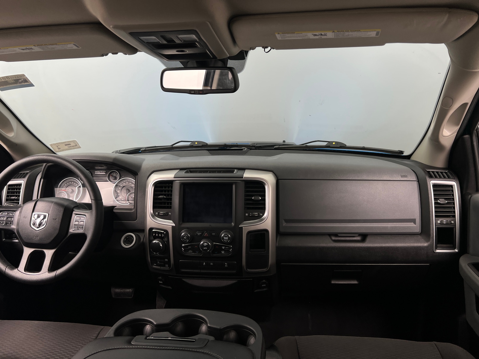 Thumbnail: 2020 RAM 1500 Classic - 3