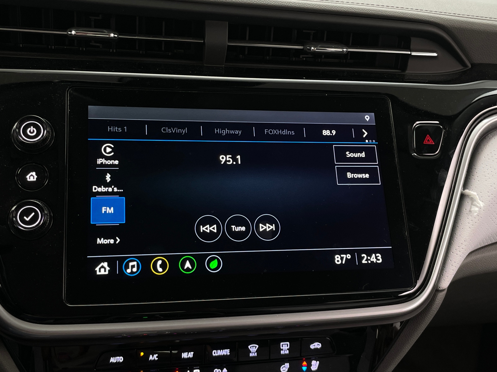Thumbnail: 2022 Chevrolet Bolt EUV - 3