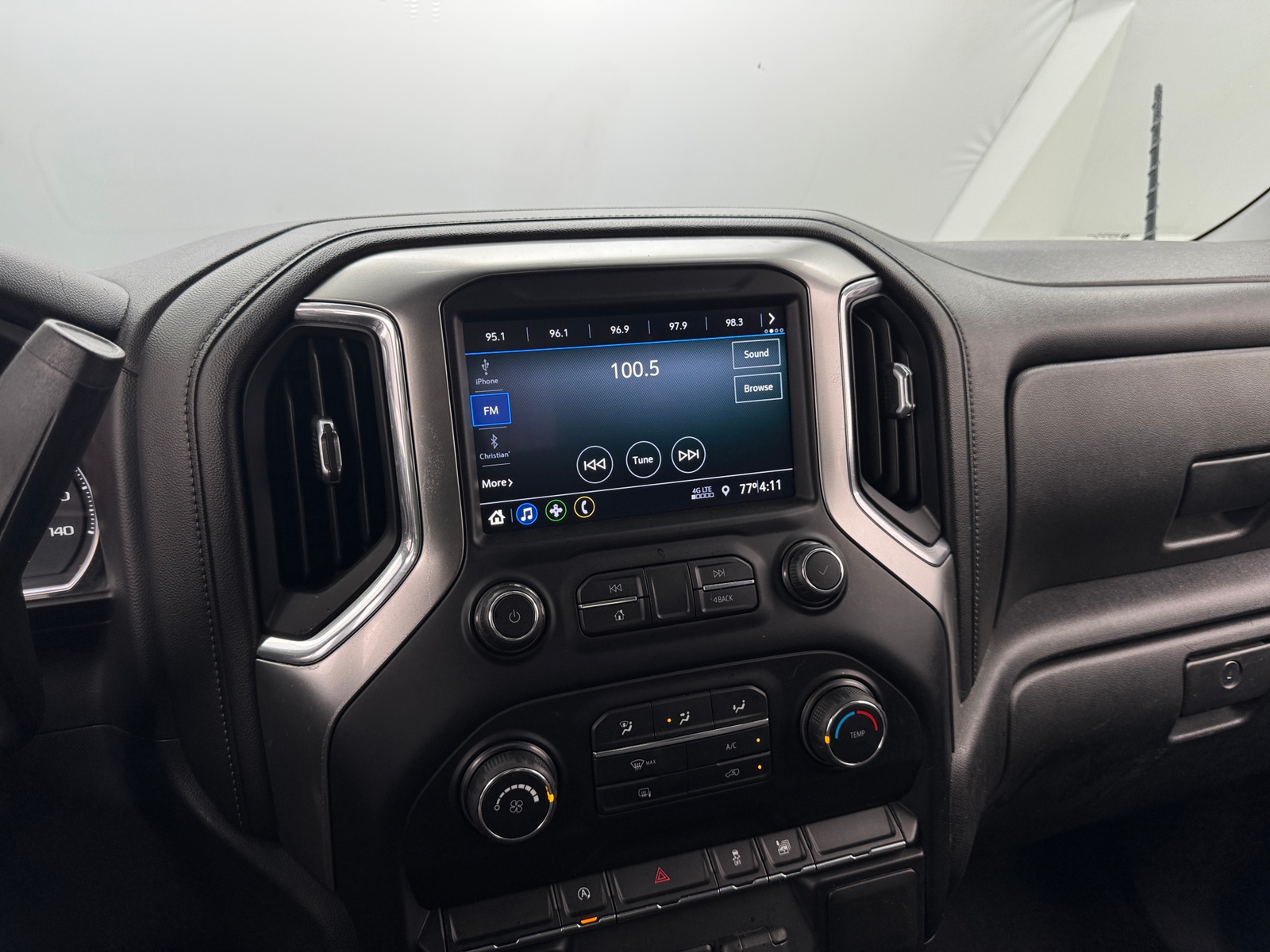 Thumbnail: 2020 Chevrolet Silverado 1500 - 4