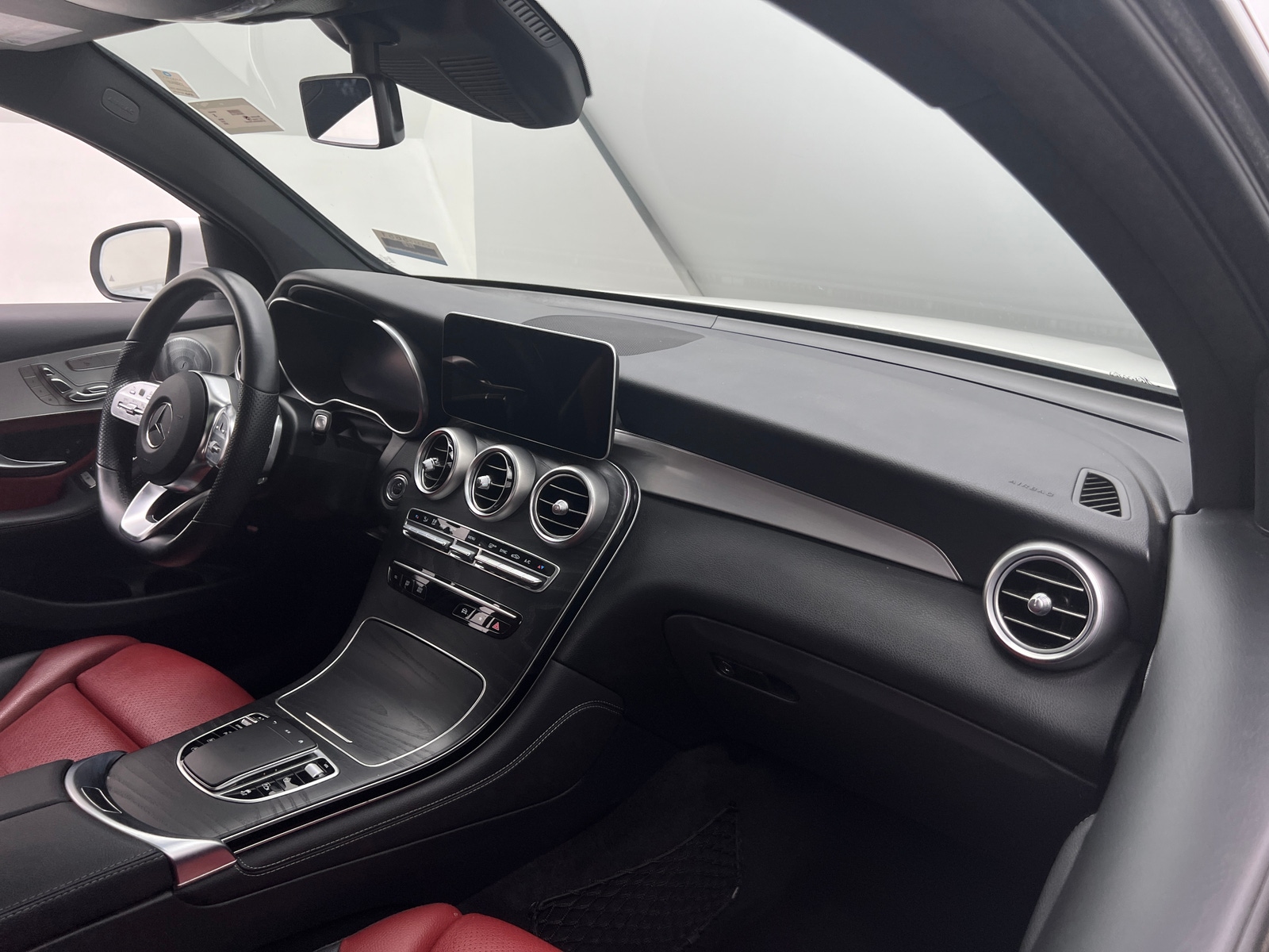Thumbnail: 2020 Mercedes-Benz GLC - 2