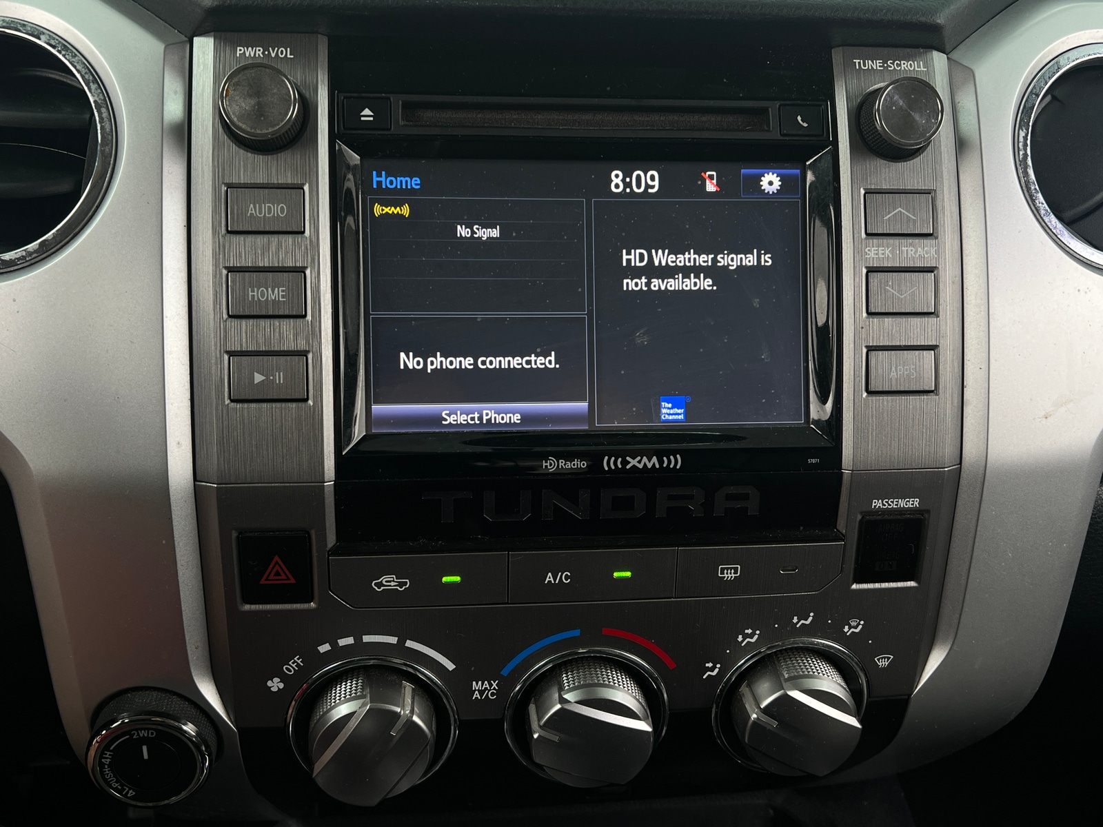 Thumbnail: 2015 Toyota Tundra - 3