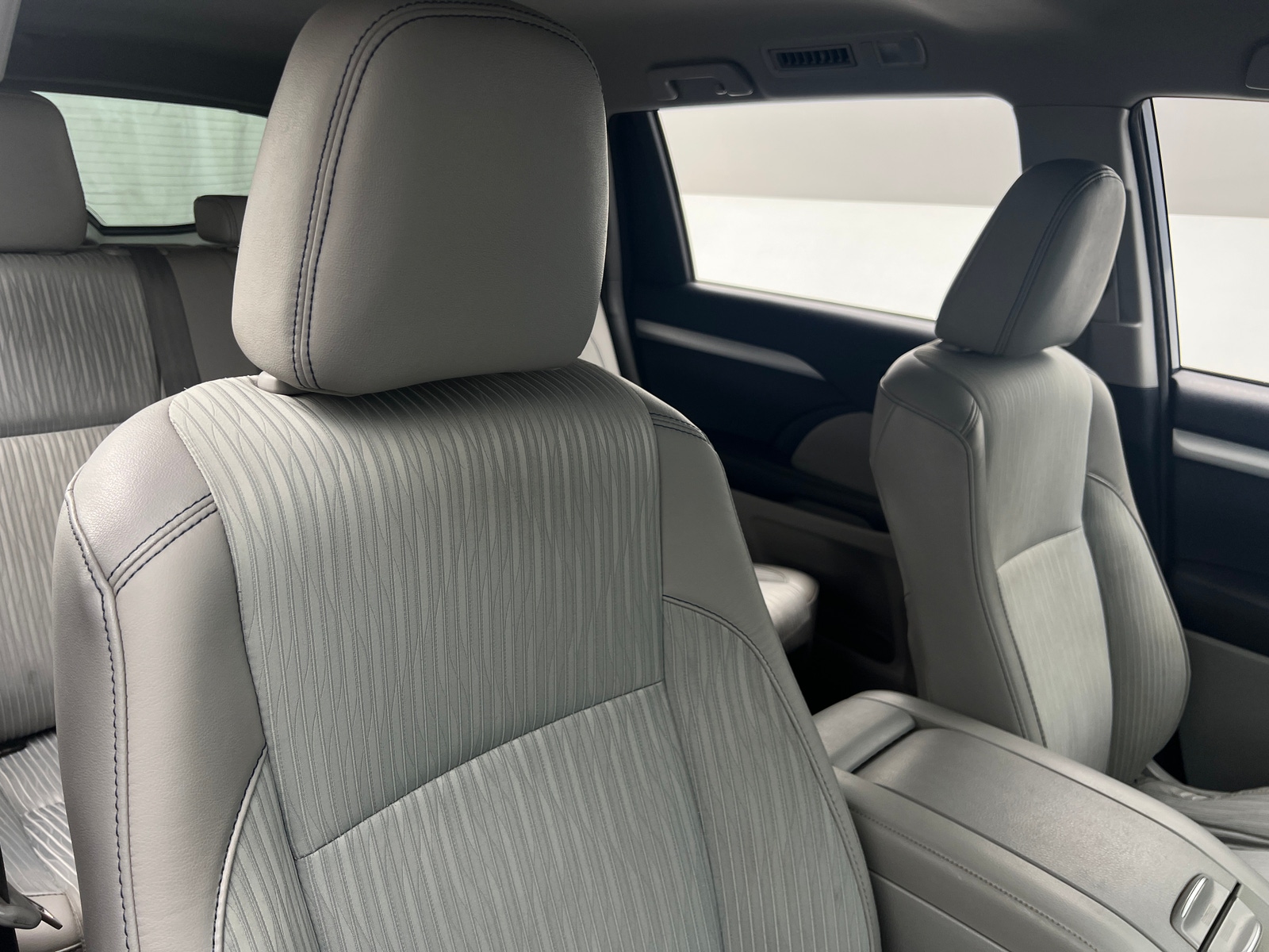 Thumbnail: 2018 Toyota Highlander - 2
