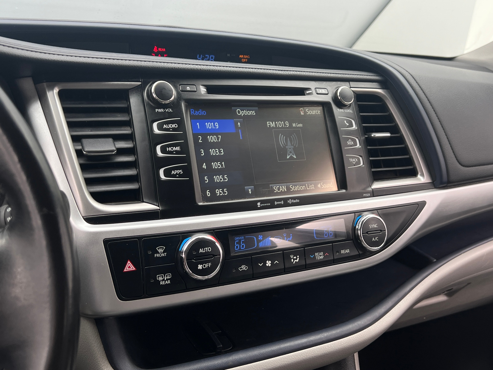 Thumbnail: 2018 Toyota Highlander - 4