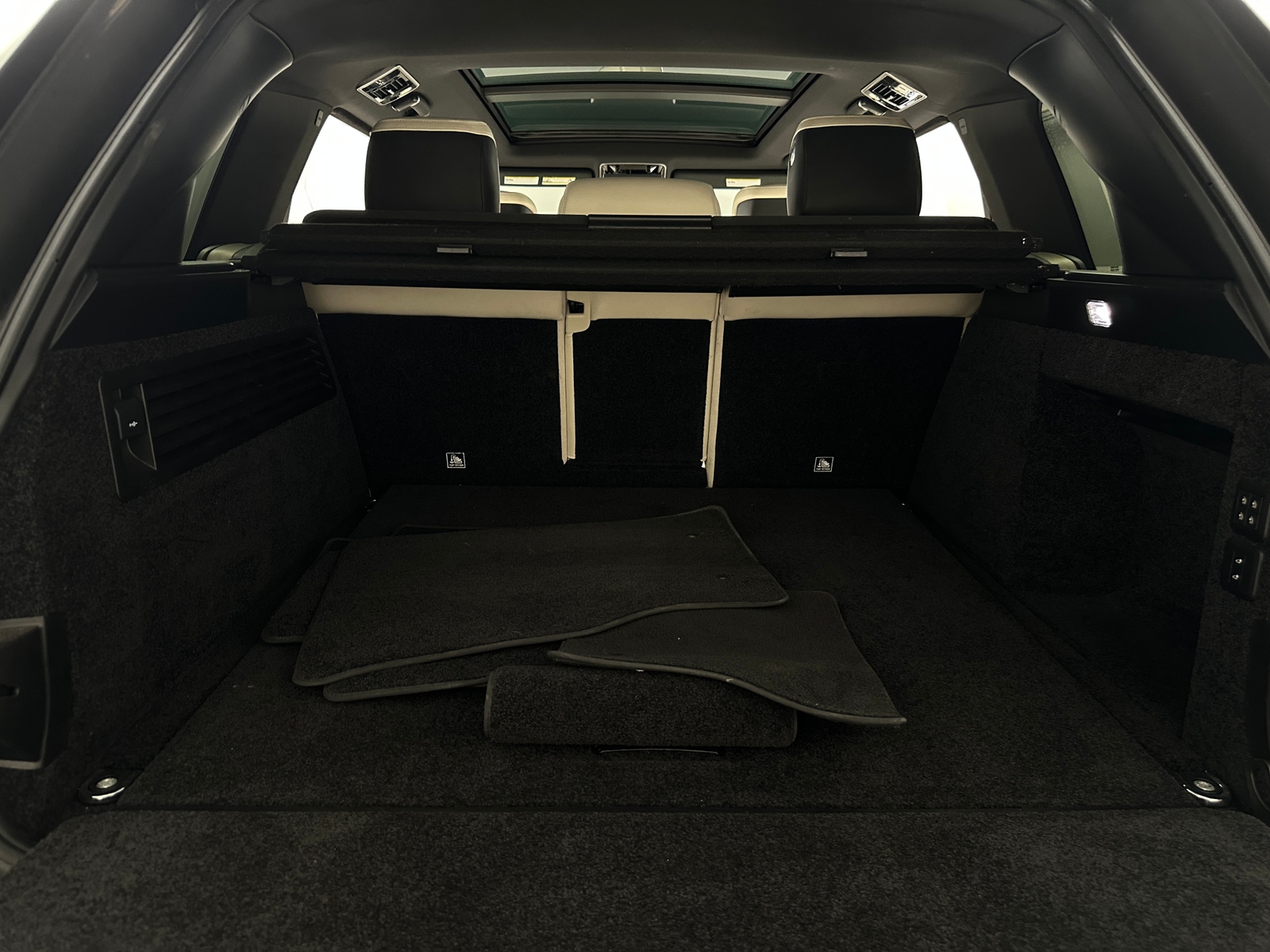Thumbnail: 2018 Land Rover Range Rover - 6
