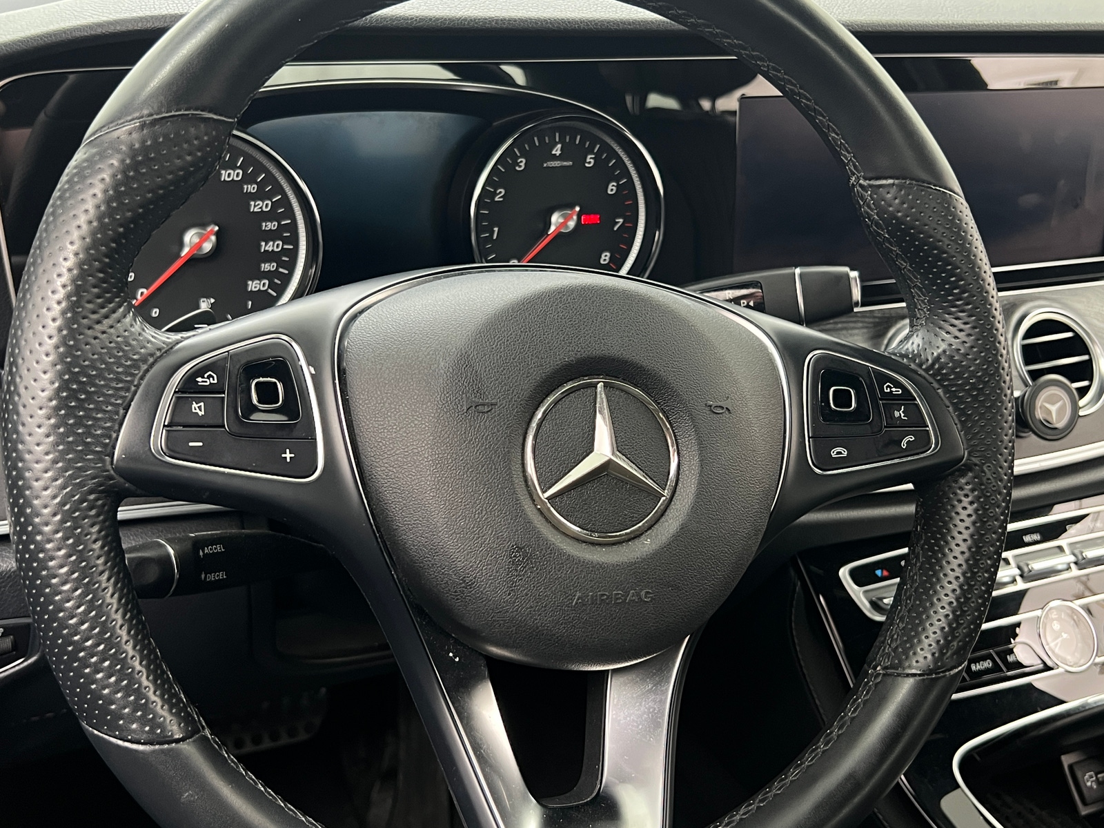Thumbnail: 2017 Mercedes-Benz E-Class - 4