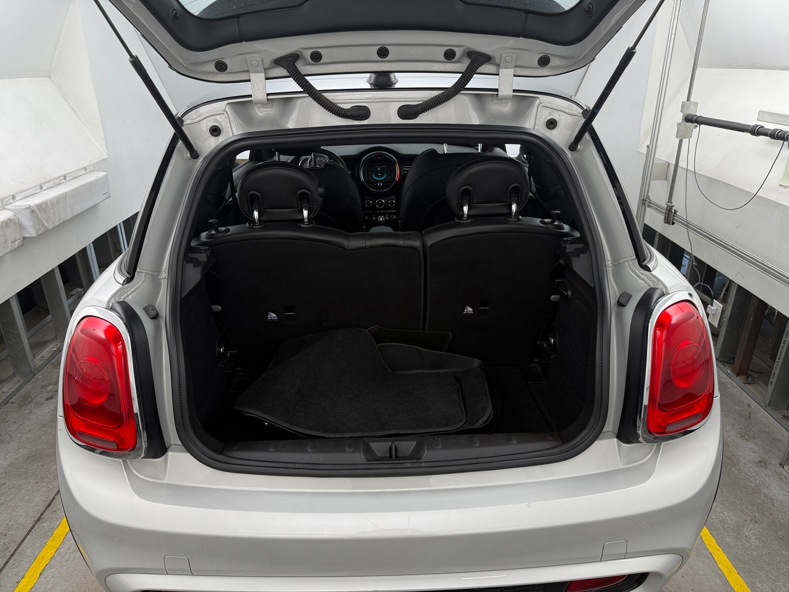Thumbnail: 2017 MINI Cooper Hardtop - 5