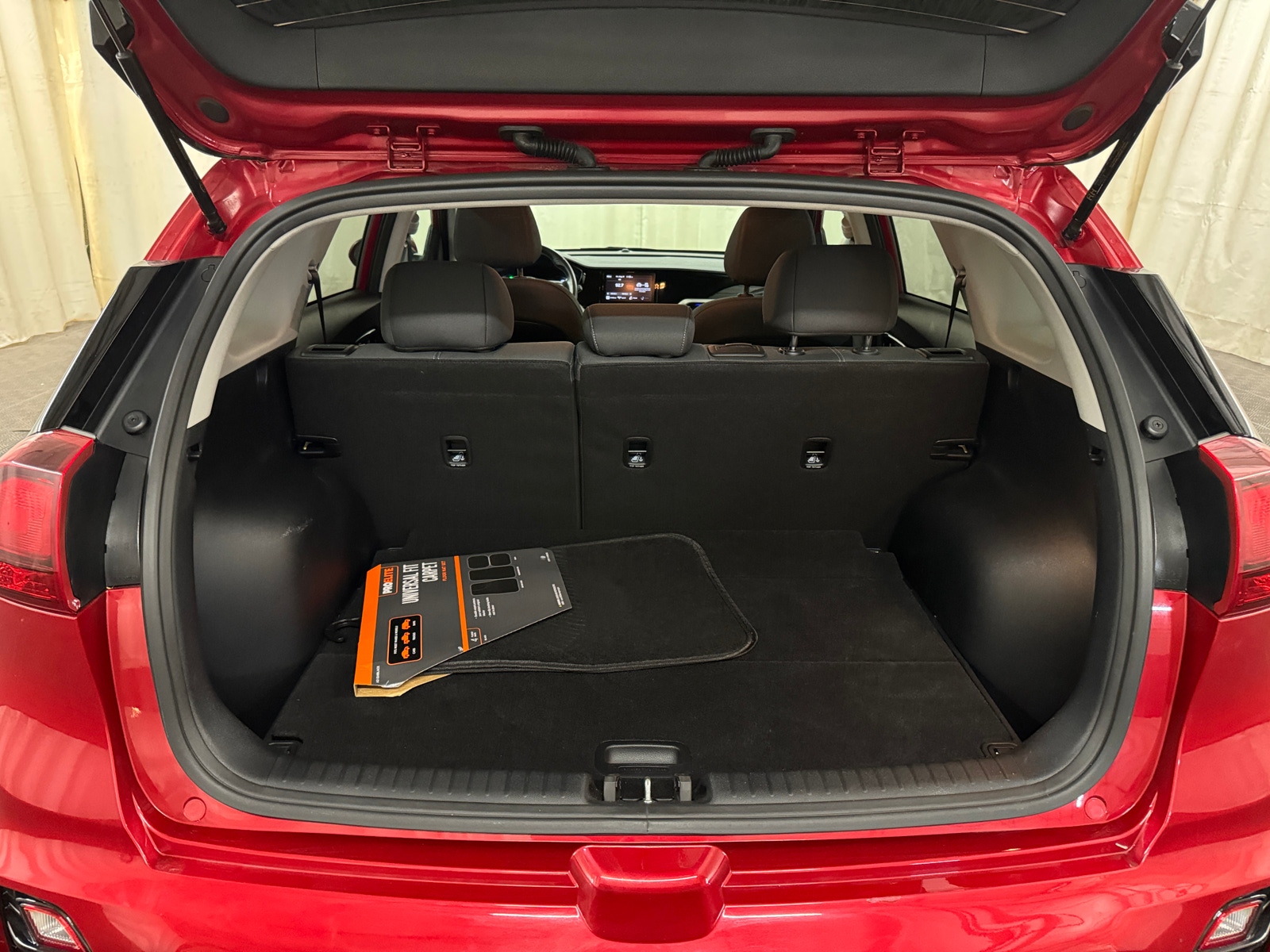 Thumbnail: 2022 Kia Niro - 7