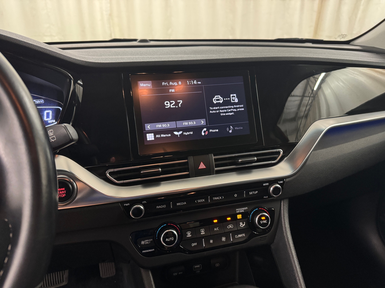 Thumbnail: 2022 Kia Niro - 4