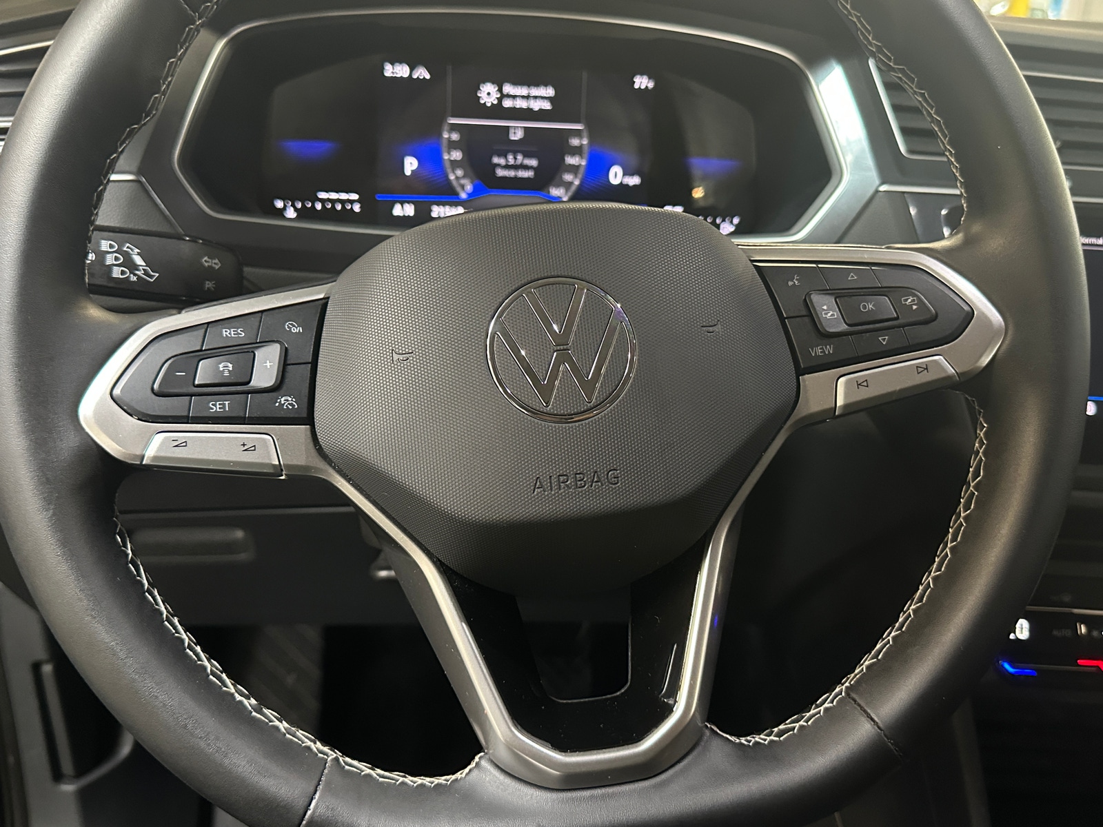 Thumbnail: 2024 Volkswagen Tiguan - 4