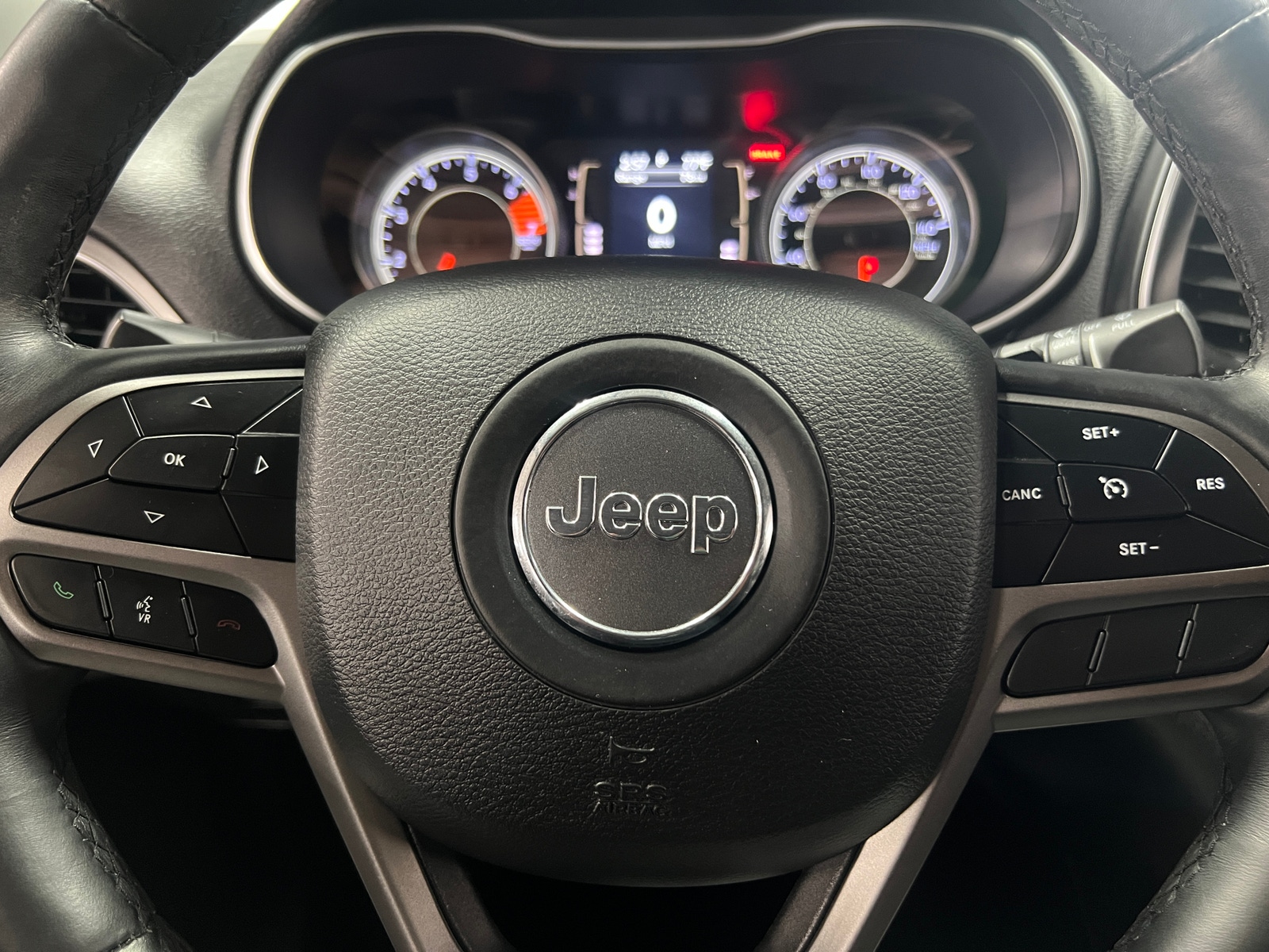 Thumbnail: 2019 Jeep Cherokee - 5