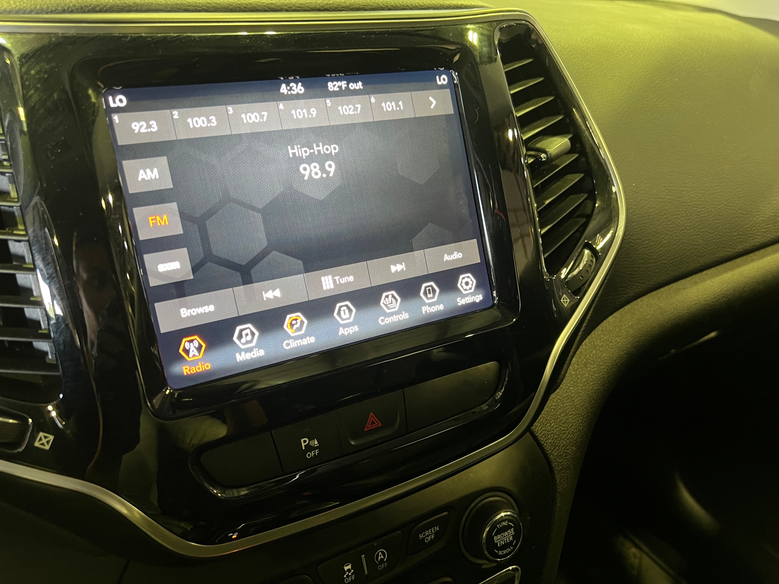 Thumbnail: 2019 Jeep Cherokee - 4