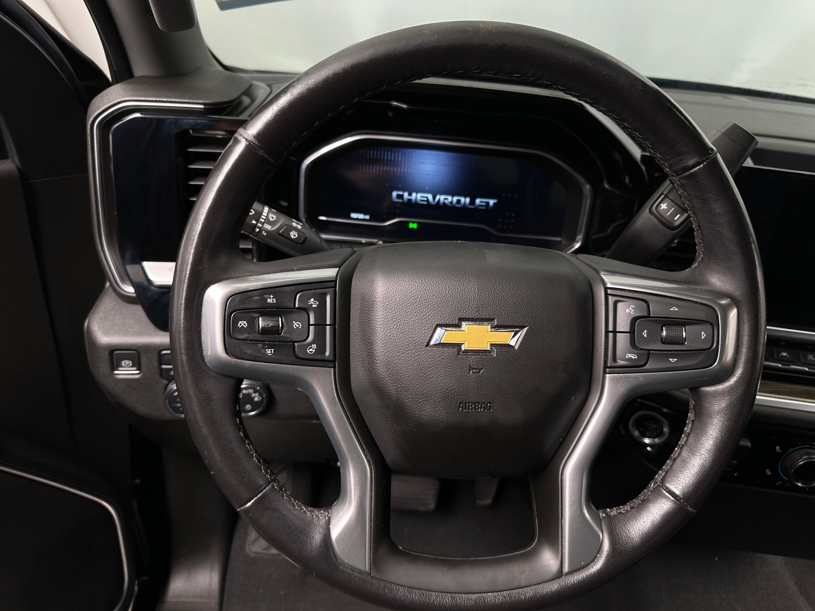 Thumbnail: 2022 Chevrolet Silverado 1500 - 5