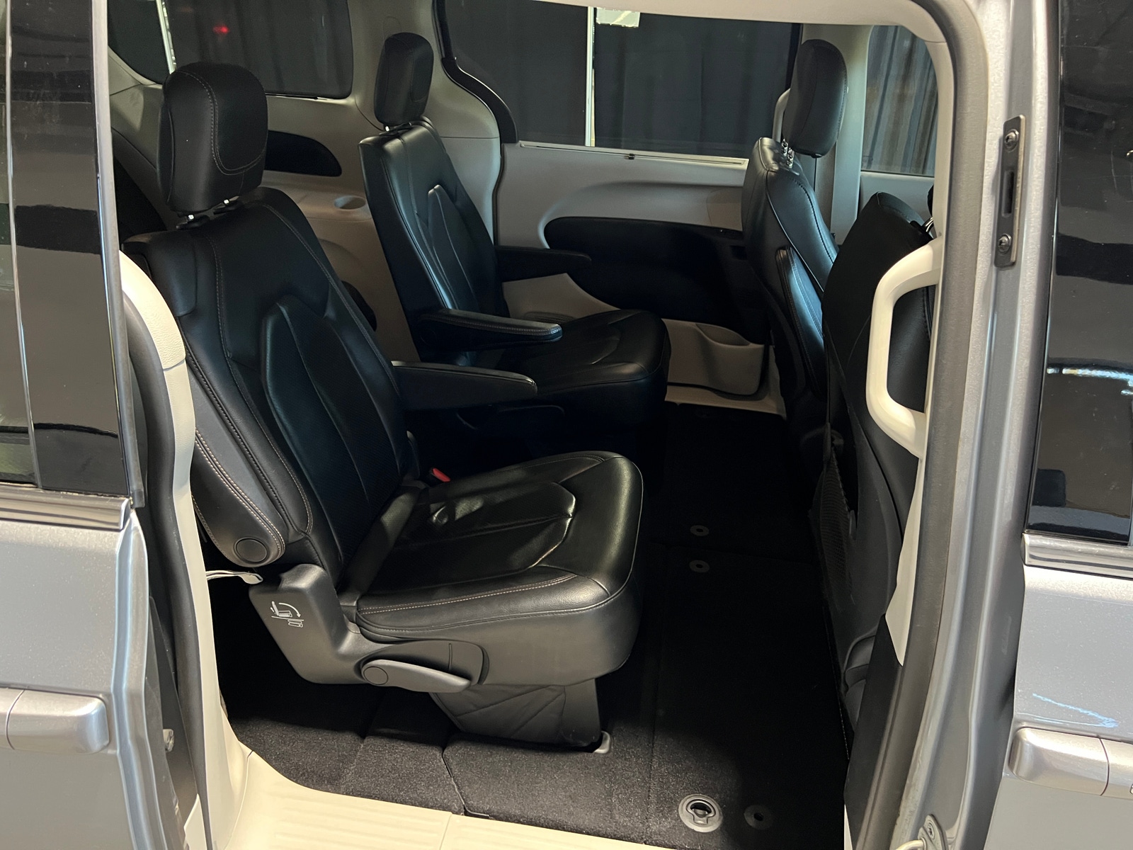 Thumbnail: 2019 Chrysler Pacifica - 5