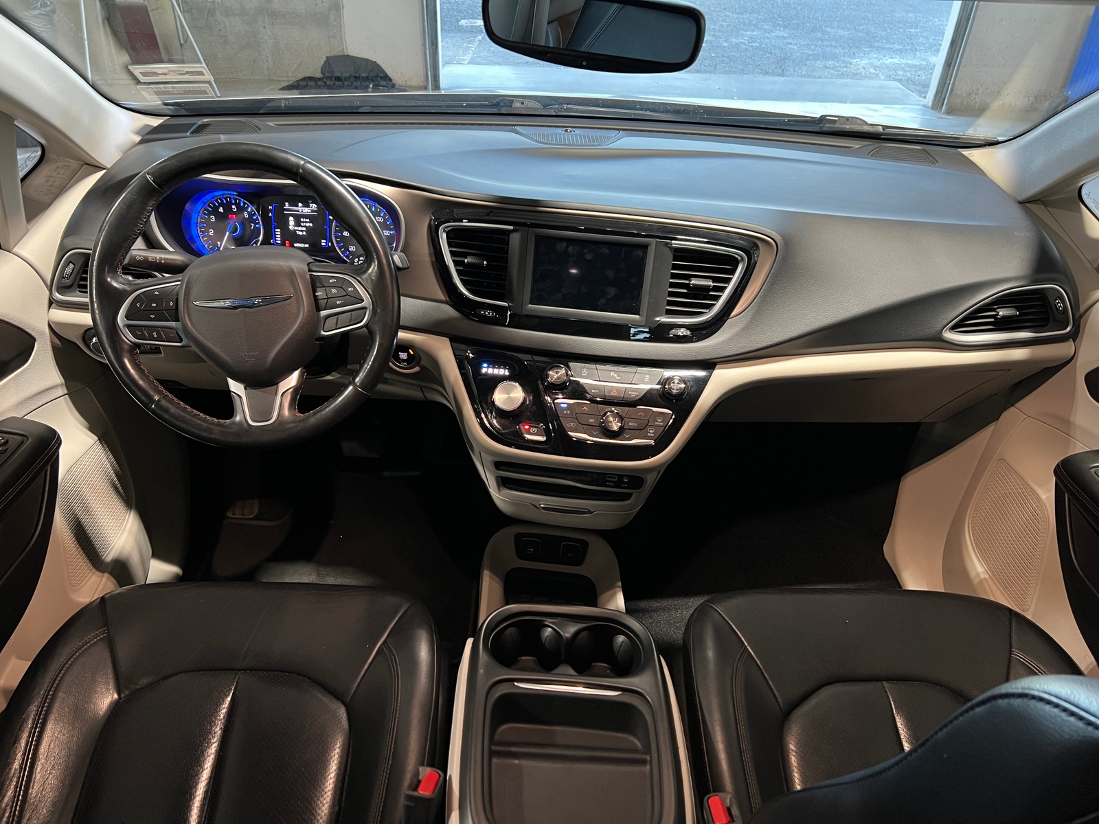 Thumbnail: 2019 Chrysler Pacifica - 2