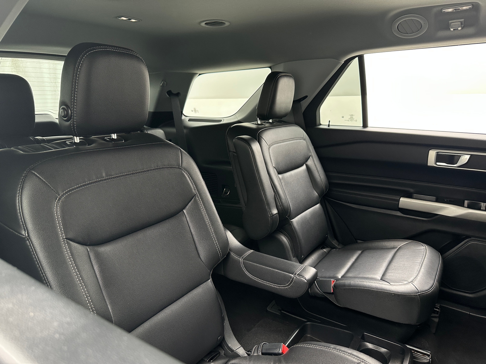 Thumbnail: 2020 Ford Explorer - 6