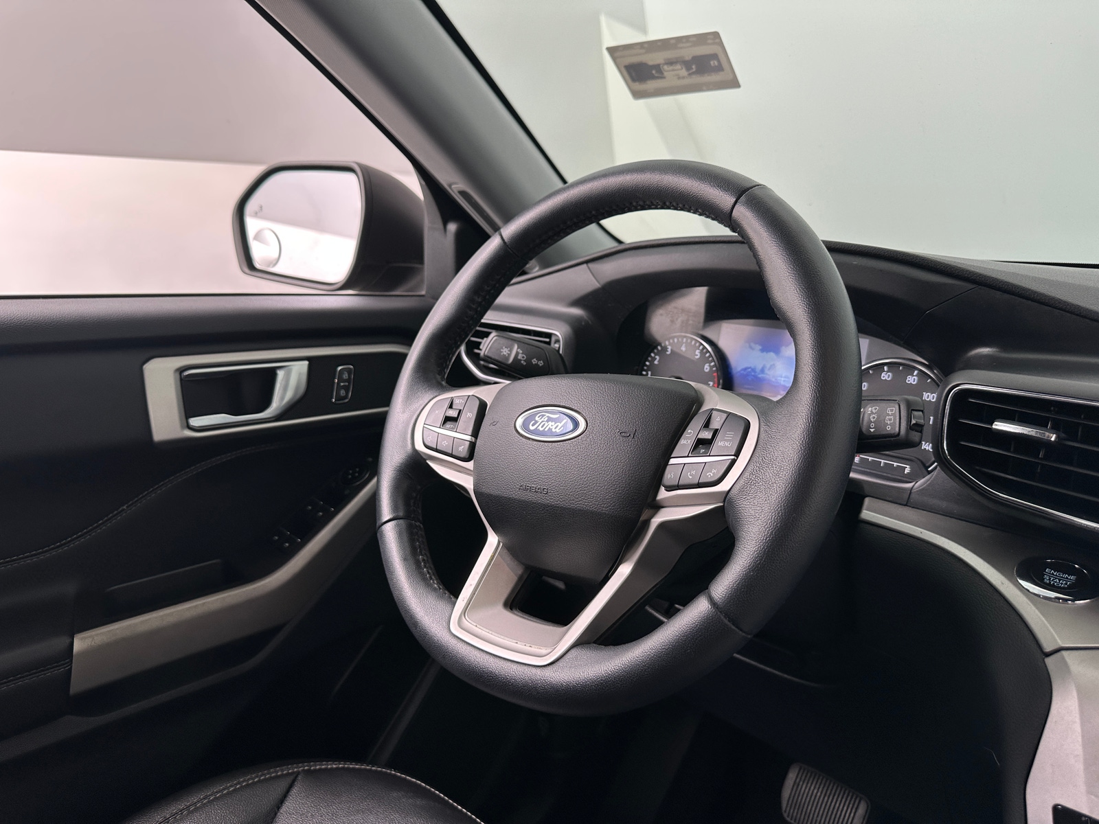 Thumbnail: 2020 Ford Explorer - 5