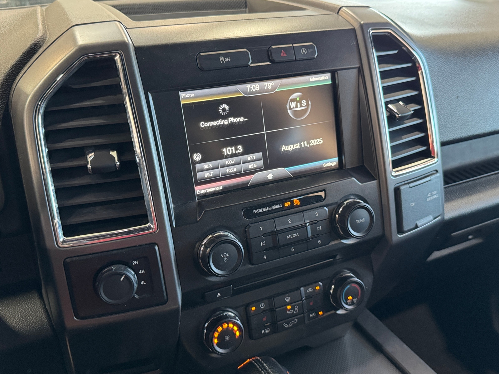 Thumbnail: 2015 Ford Econoline - 4