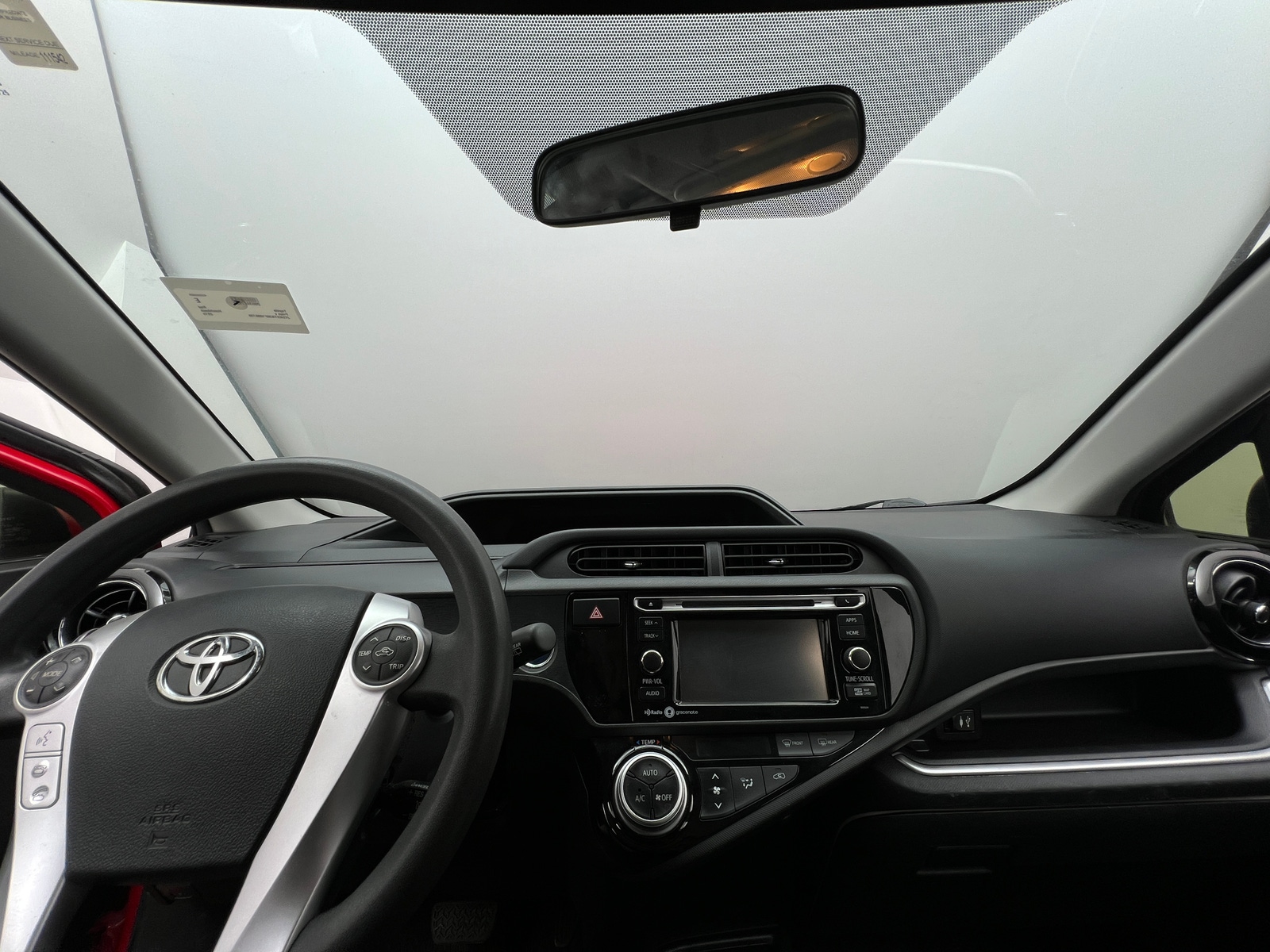 Thumbnail: 2015 Toyota Prius c - 3