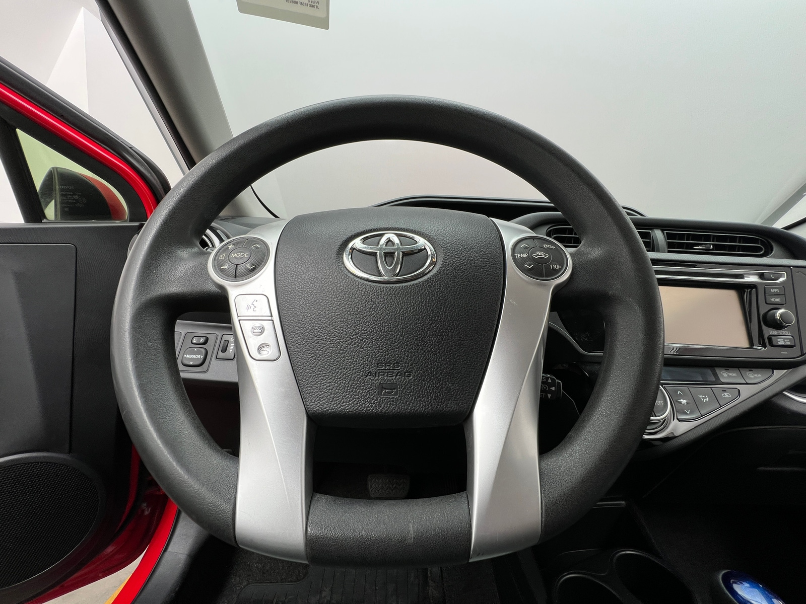 Thumbnail: 2015 Toyota Prius c - 5
