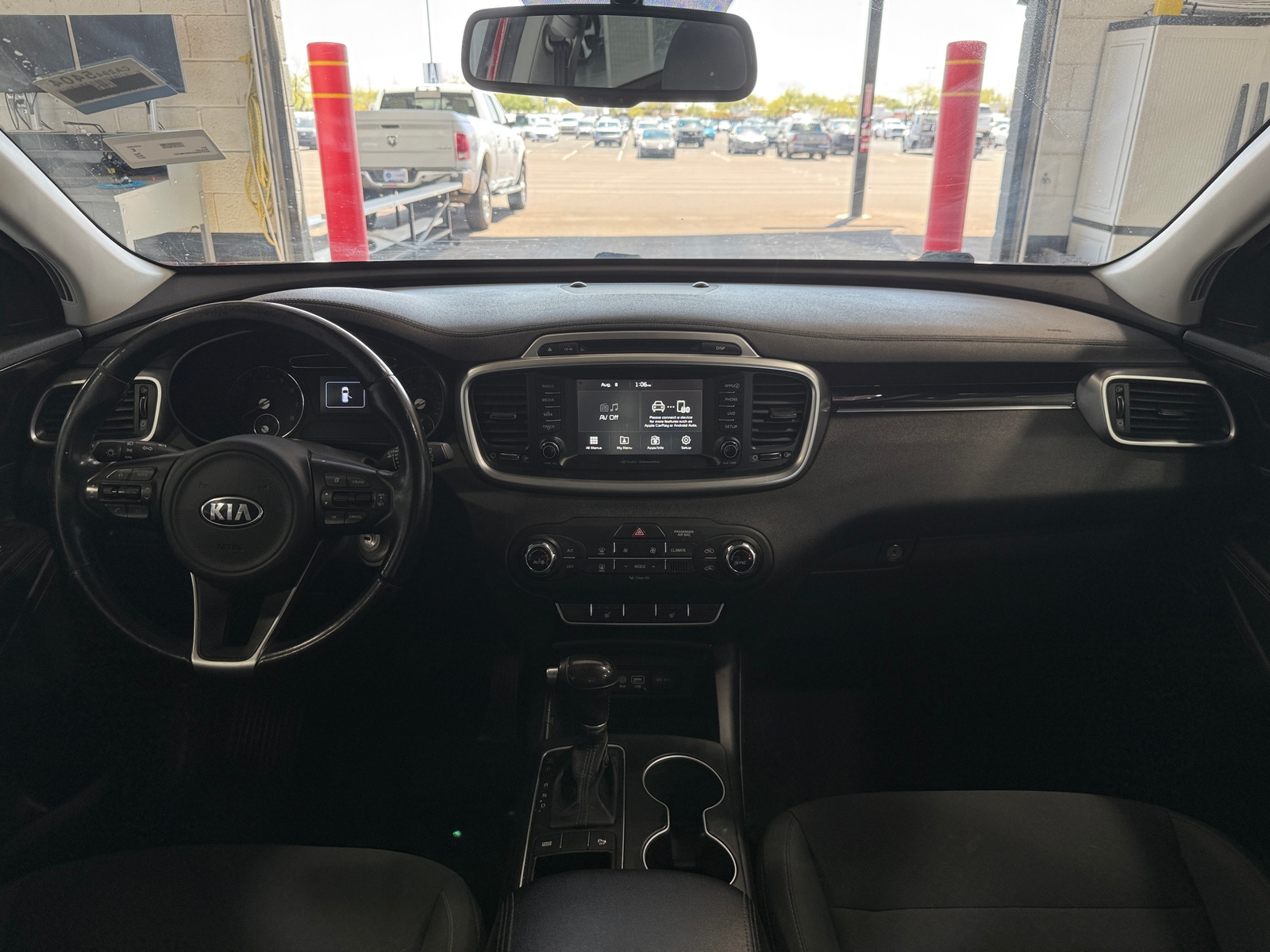 Thumbnail: 2017 Kia Sorento - 3
