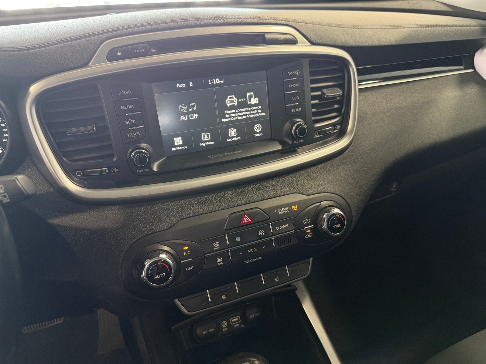 Thumbnail: 2017 Kia Sorento - 4