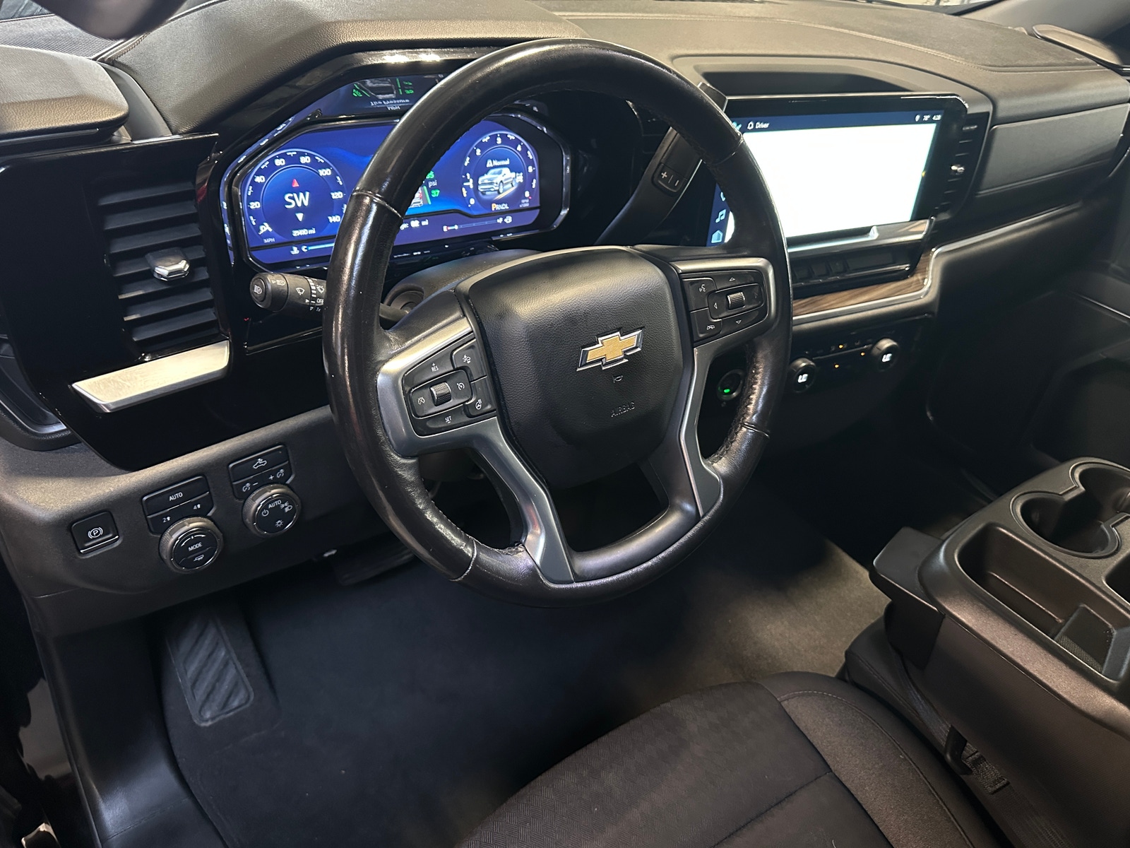 Thumbnail: 2022 Chevrolet Silverado 1500 - 2