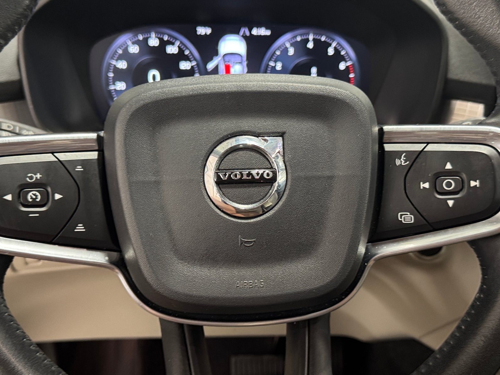 Thumbnail: 2020 Volvo XC40 - 5