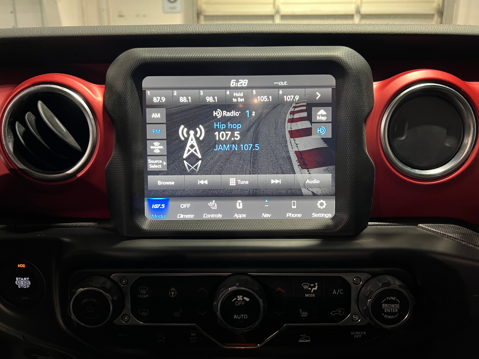 Thumbnail: 2022 Jeep Gladiator - 3