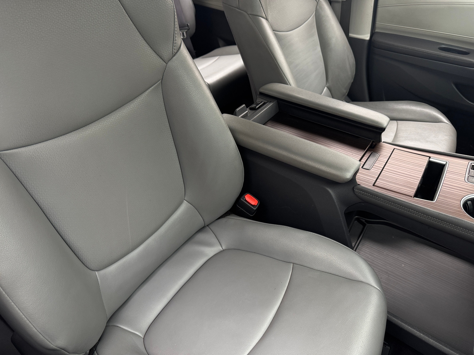 Thumbnail: 2021 Toyota Sienna - 2