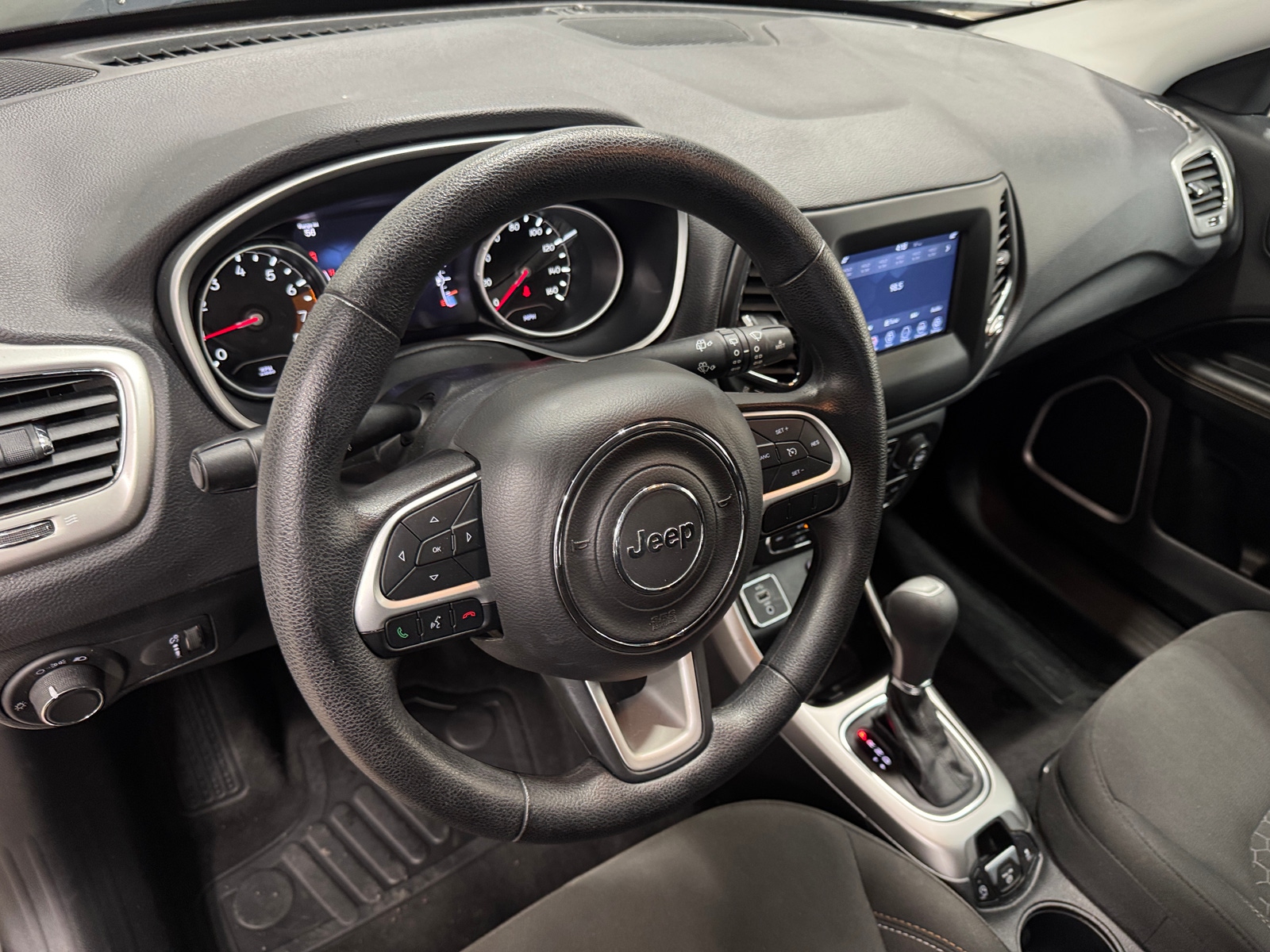 Thumbnail: 2018 Jeep Compass - 3