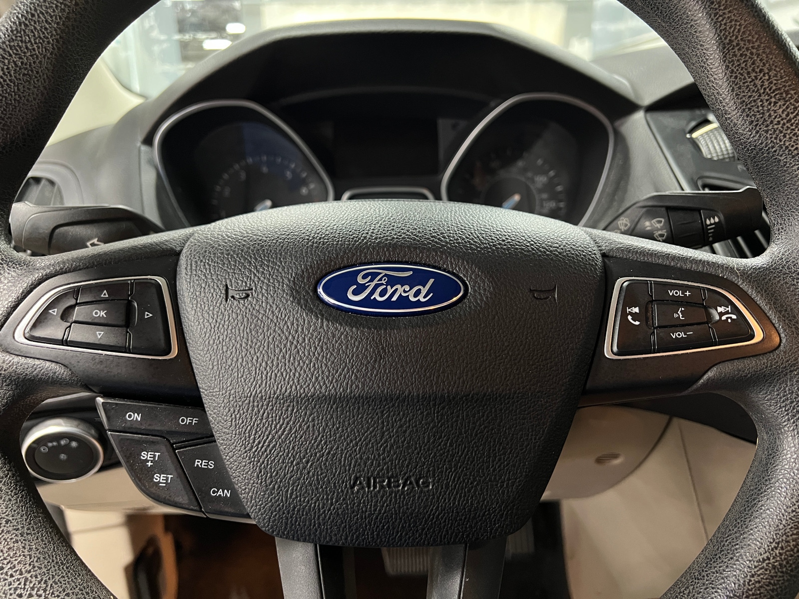 Thumbnail: 2016 Ford Focus - 5