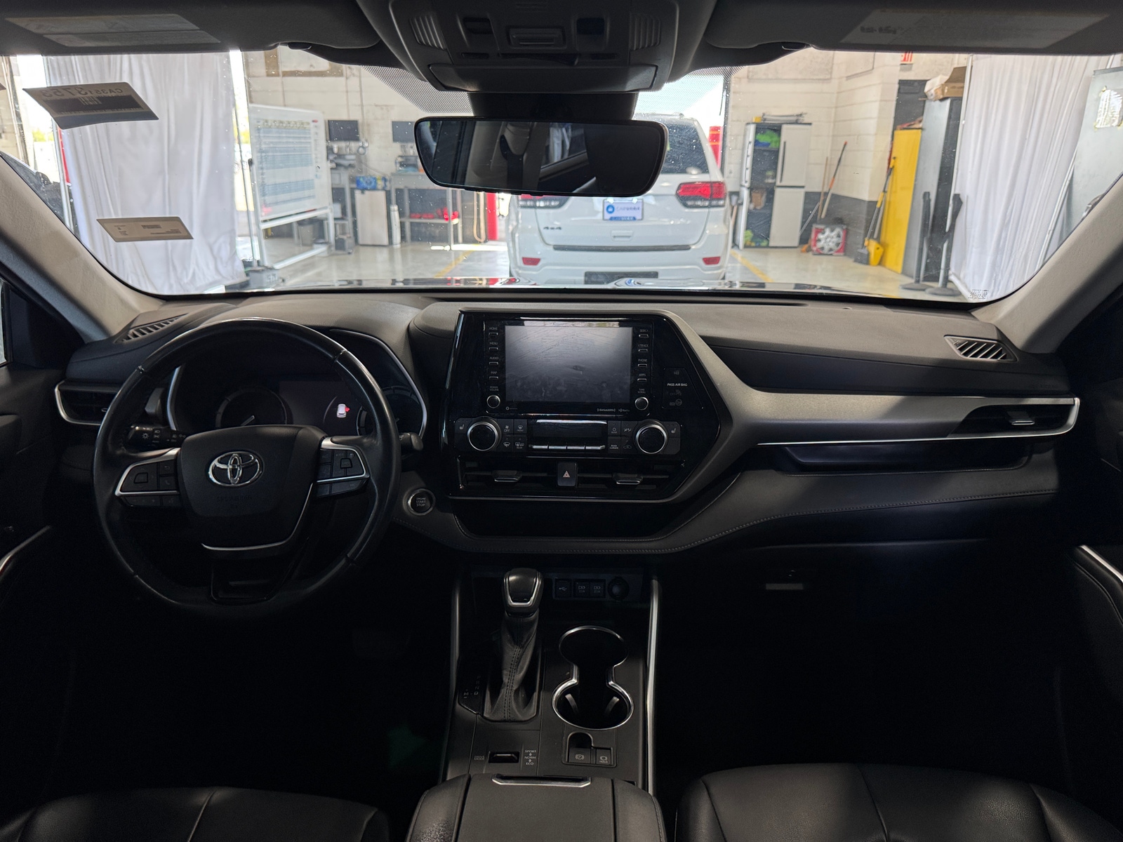 Thumbnail: 2021 Toyota Highlander - 2