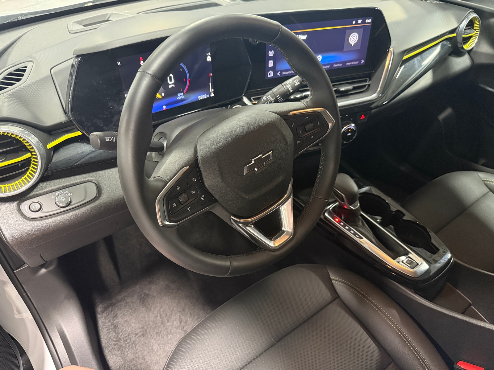 Thumbnail: 2025 Chevrolet Trax - 2