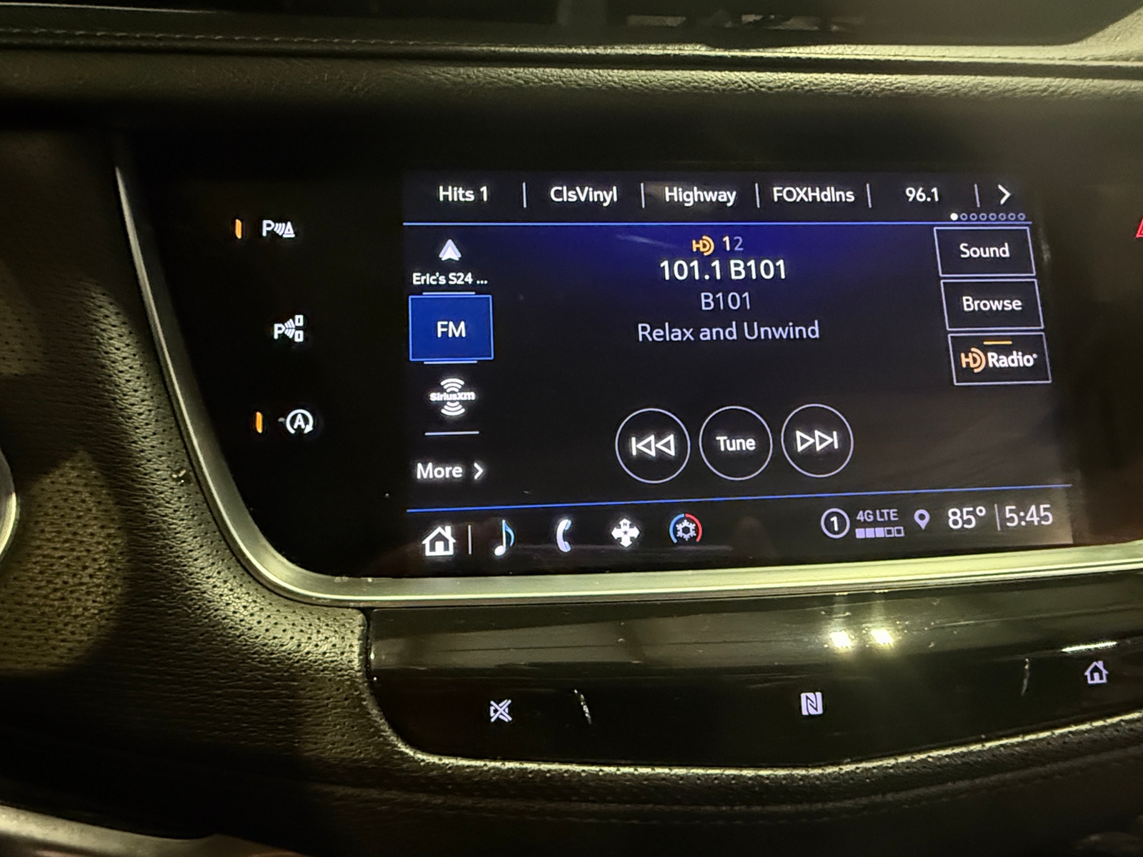 Thumbnail: 2021 Cadillac XT5 - 3