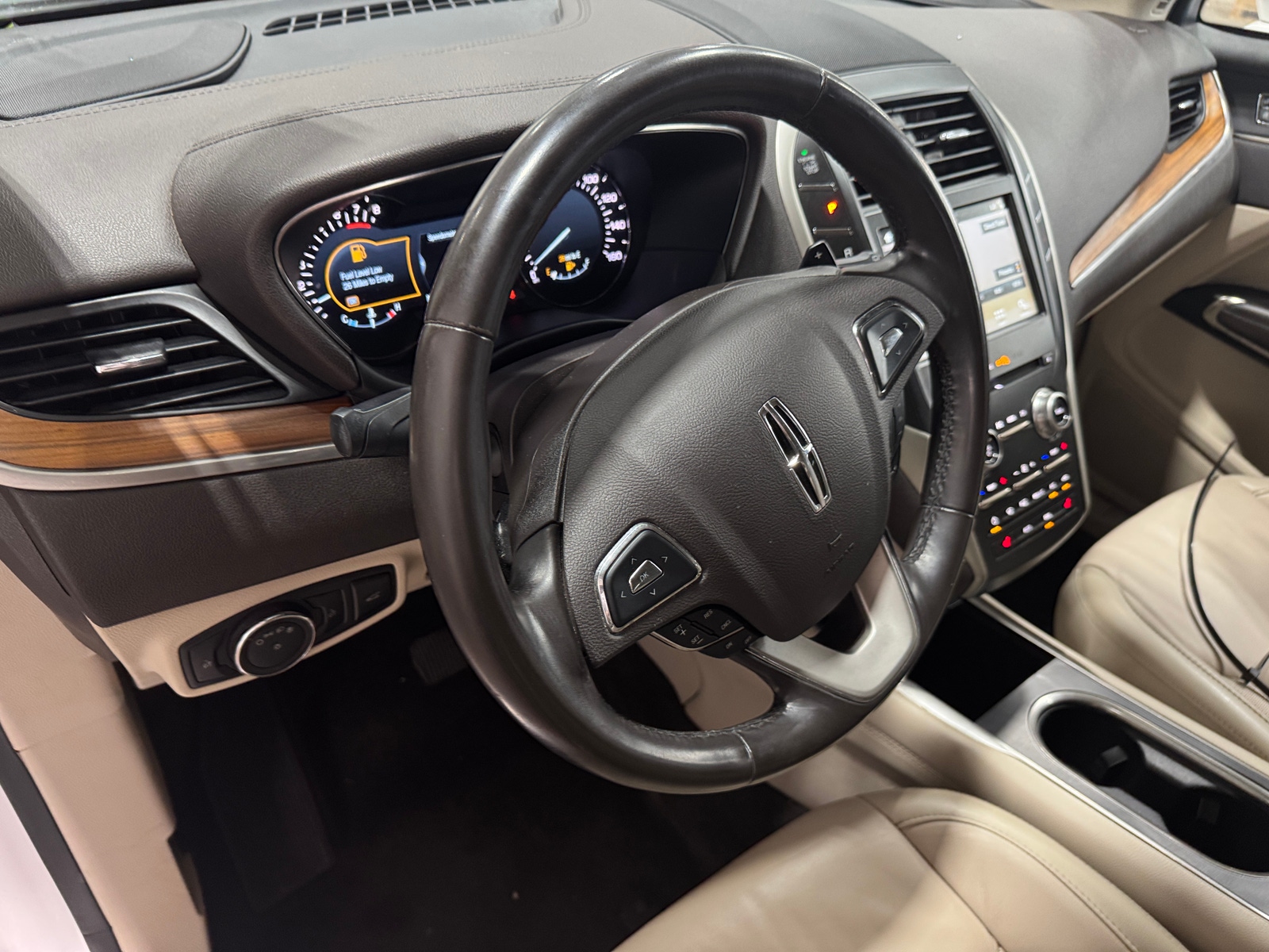 Thumbnail: 2017 Lincoln MKC - 2